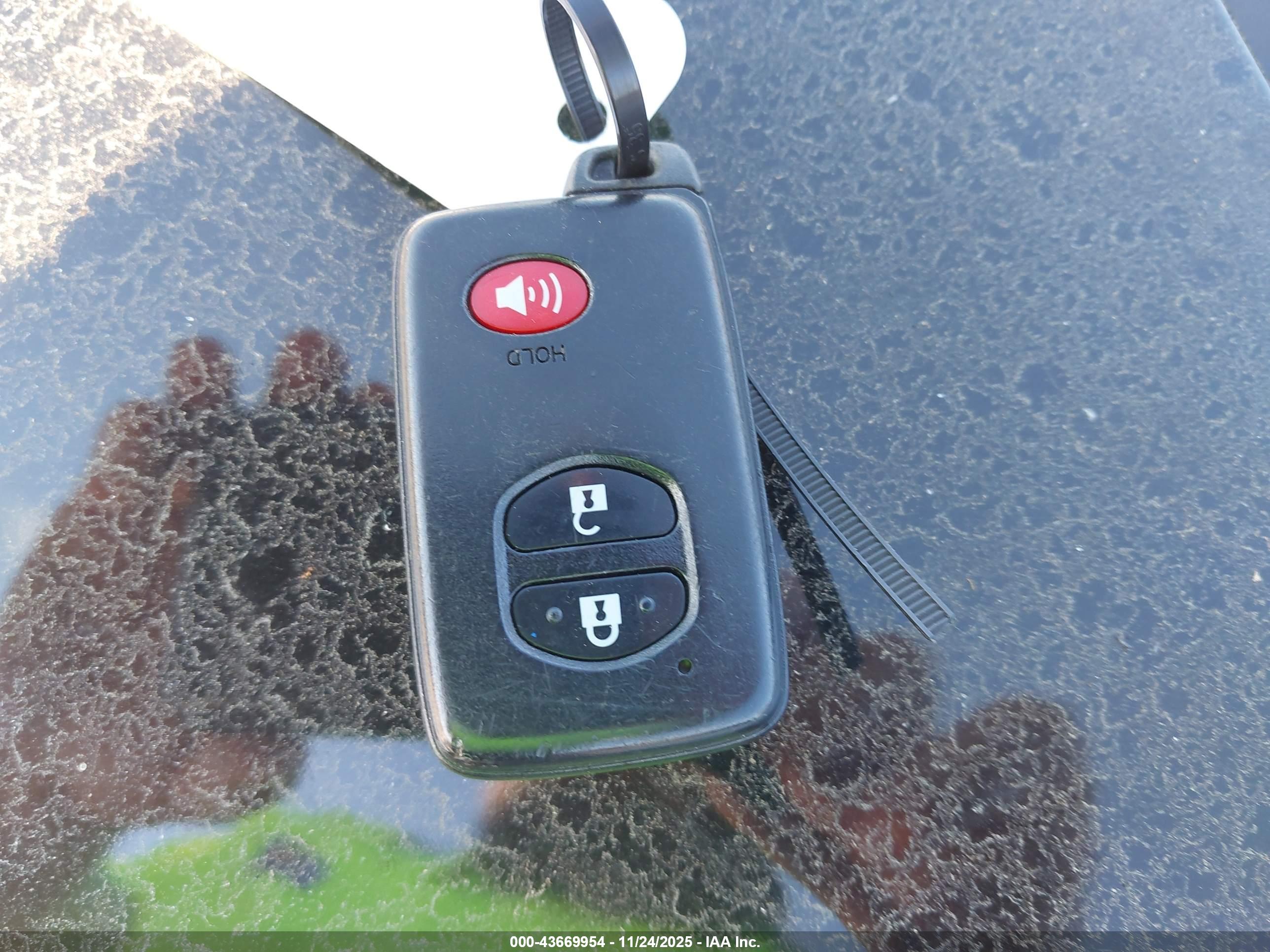 TOYOTA PRIUS image 11