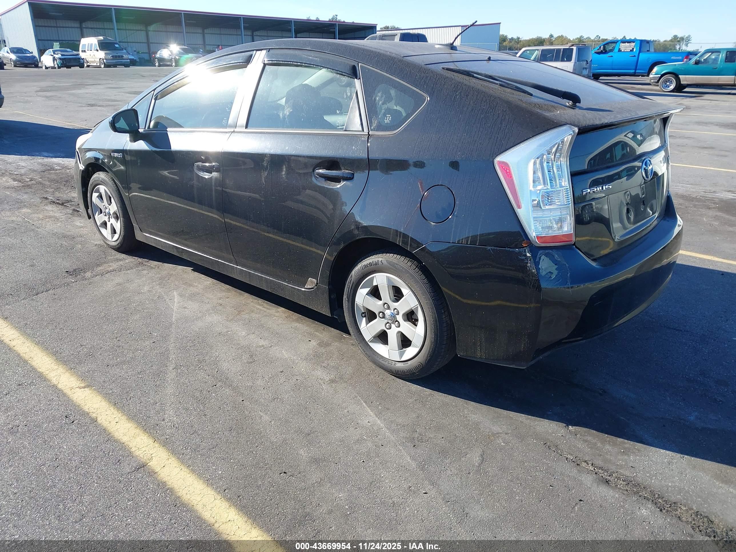 TOYOTA PRIUS image 3