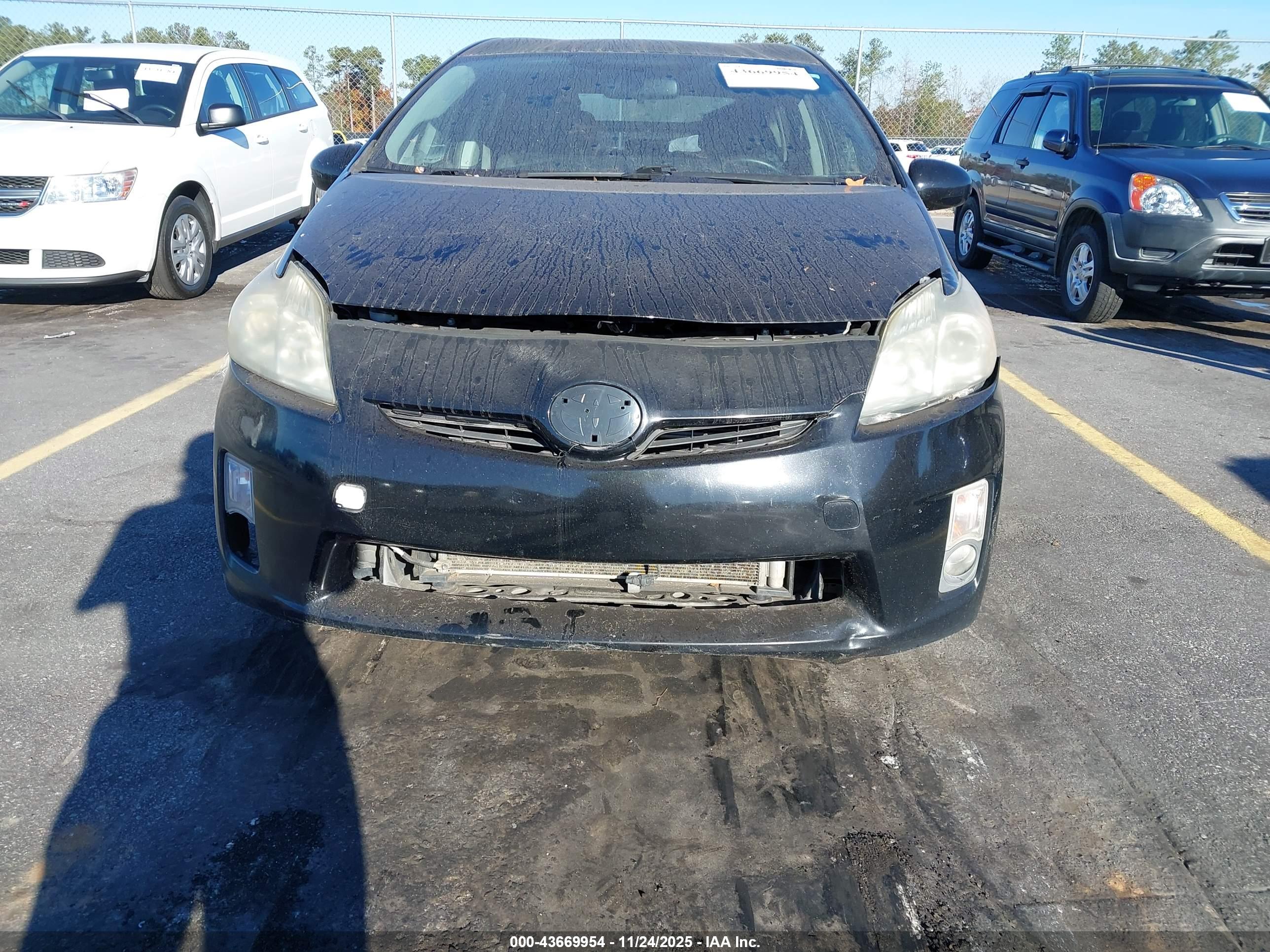 TOYOTA PRIUS image 6