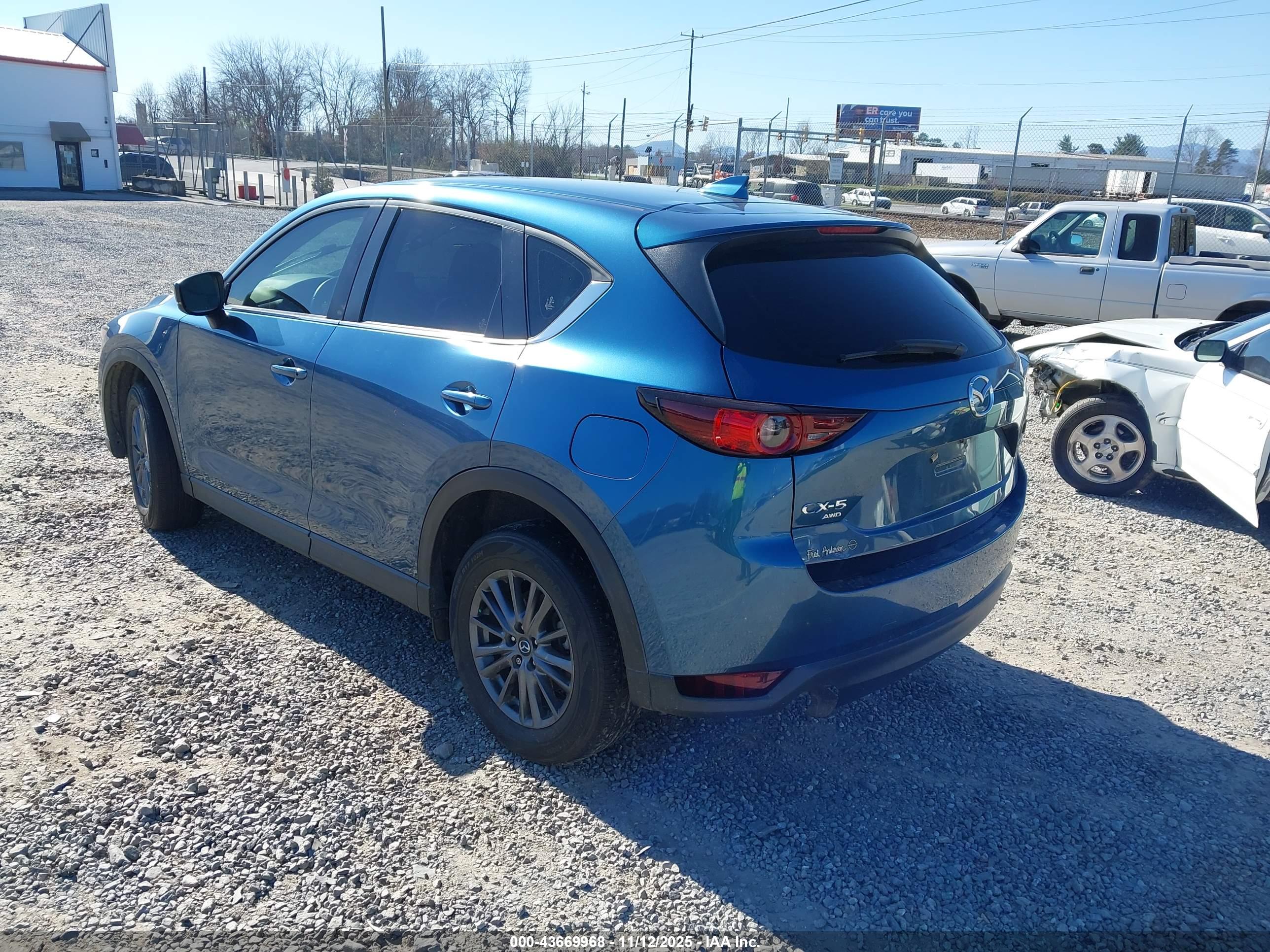 MAZDA CX-5 image 3