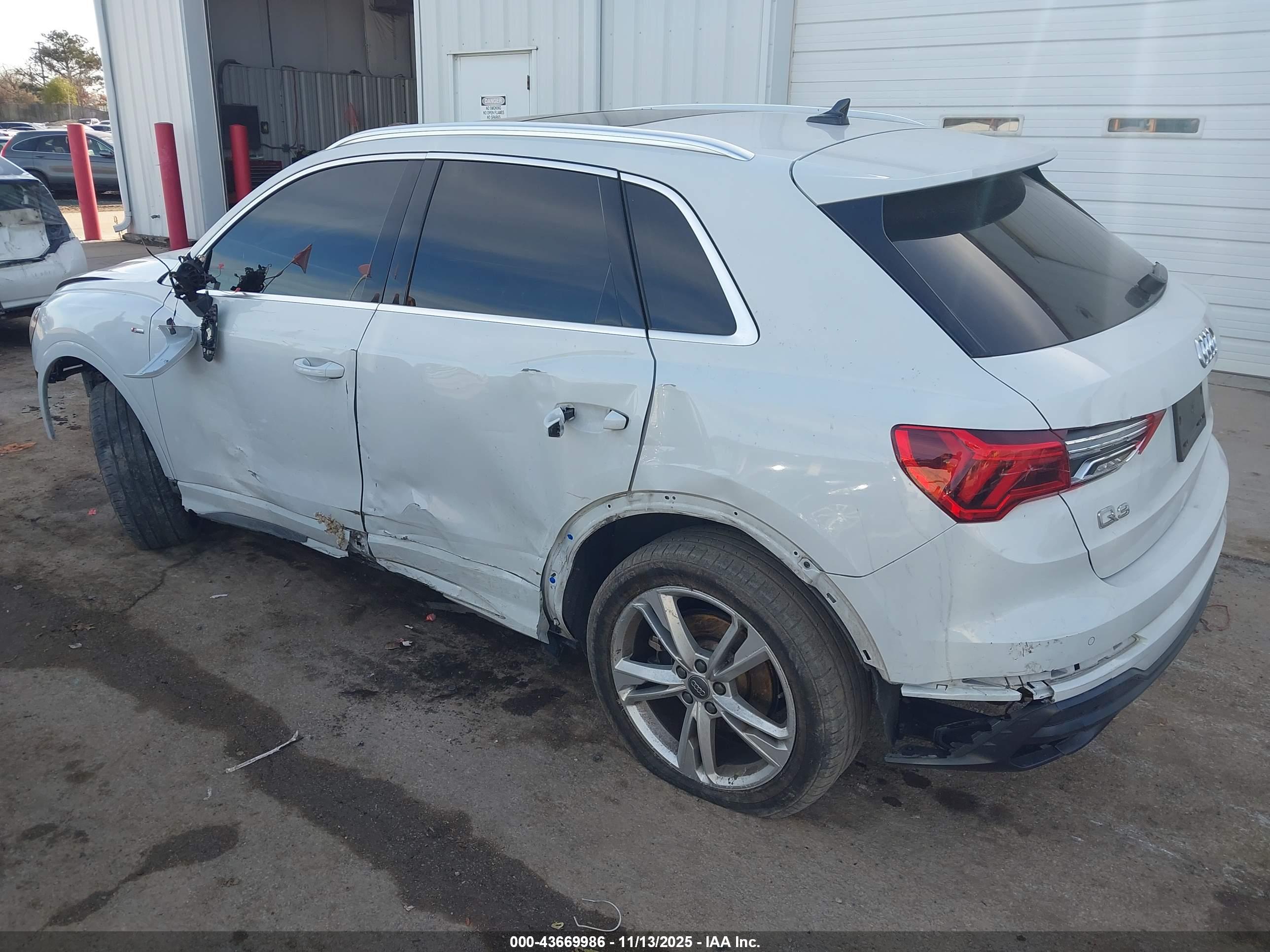 AUDI Q3 image 3