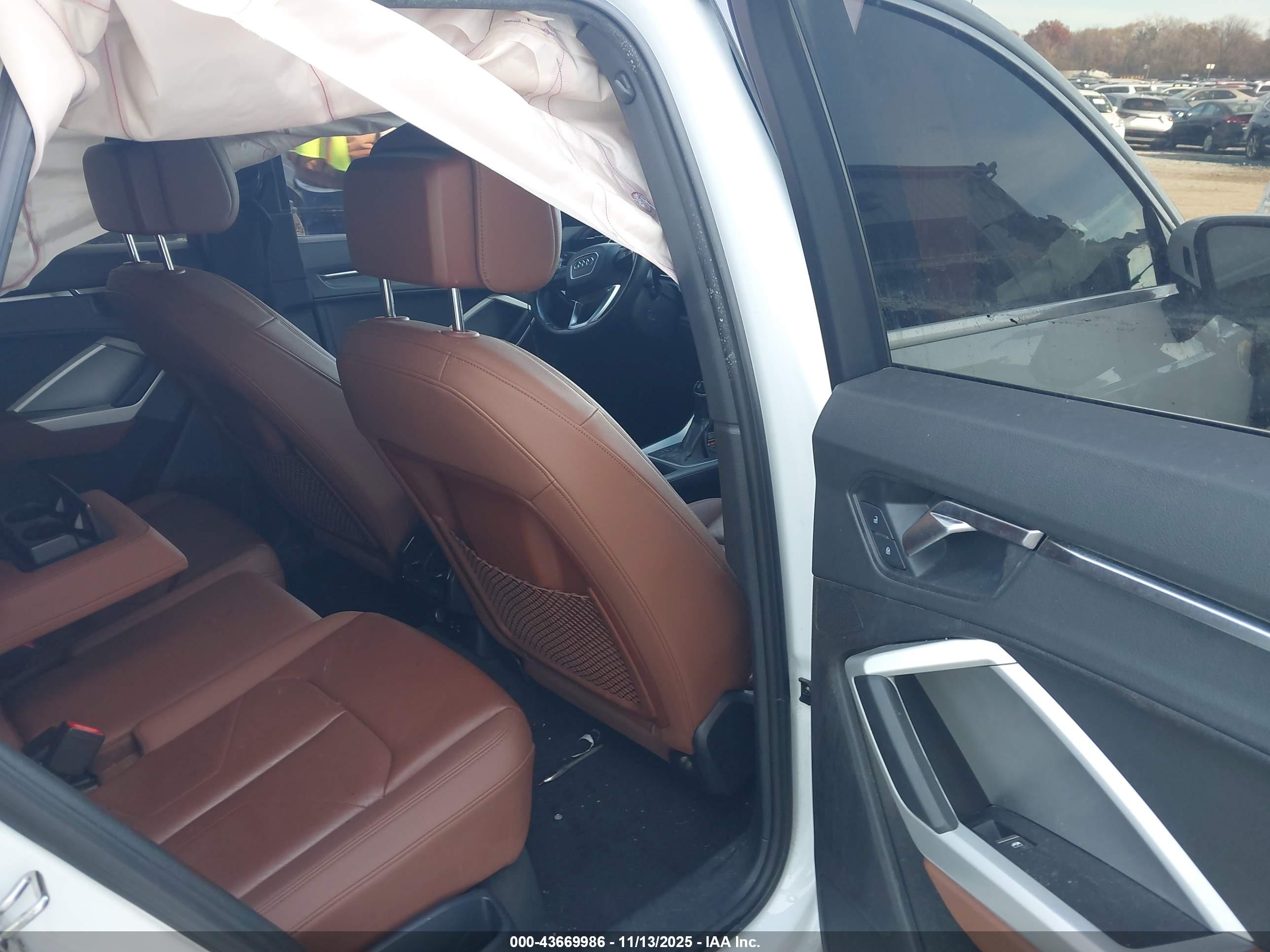 AUDI Q3 image 8
