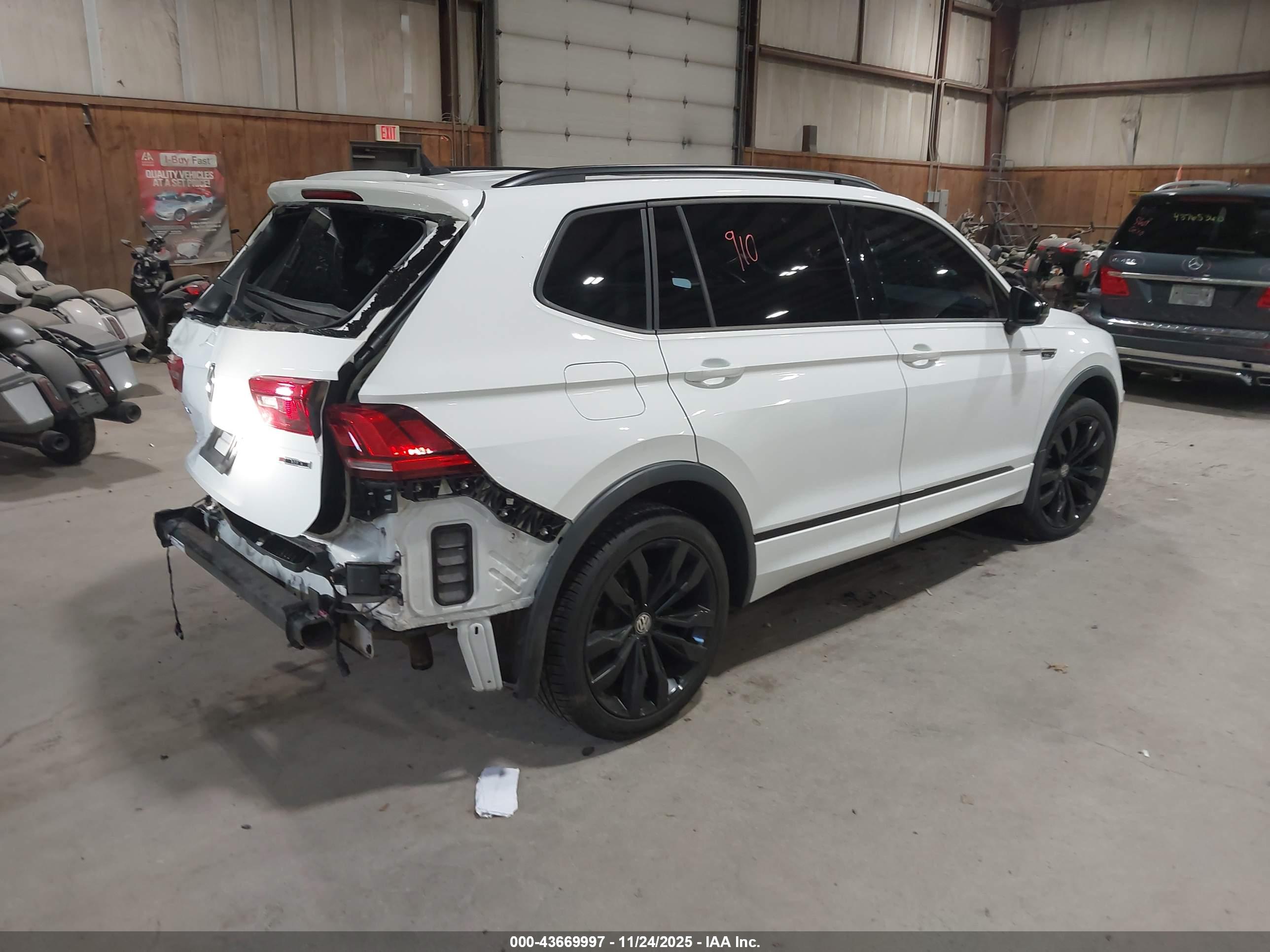 VOLKSWAGEN TIGUAN image 4