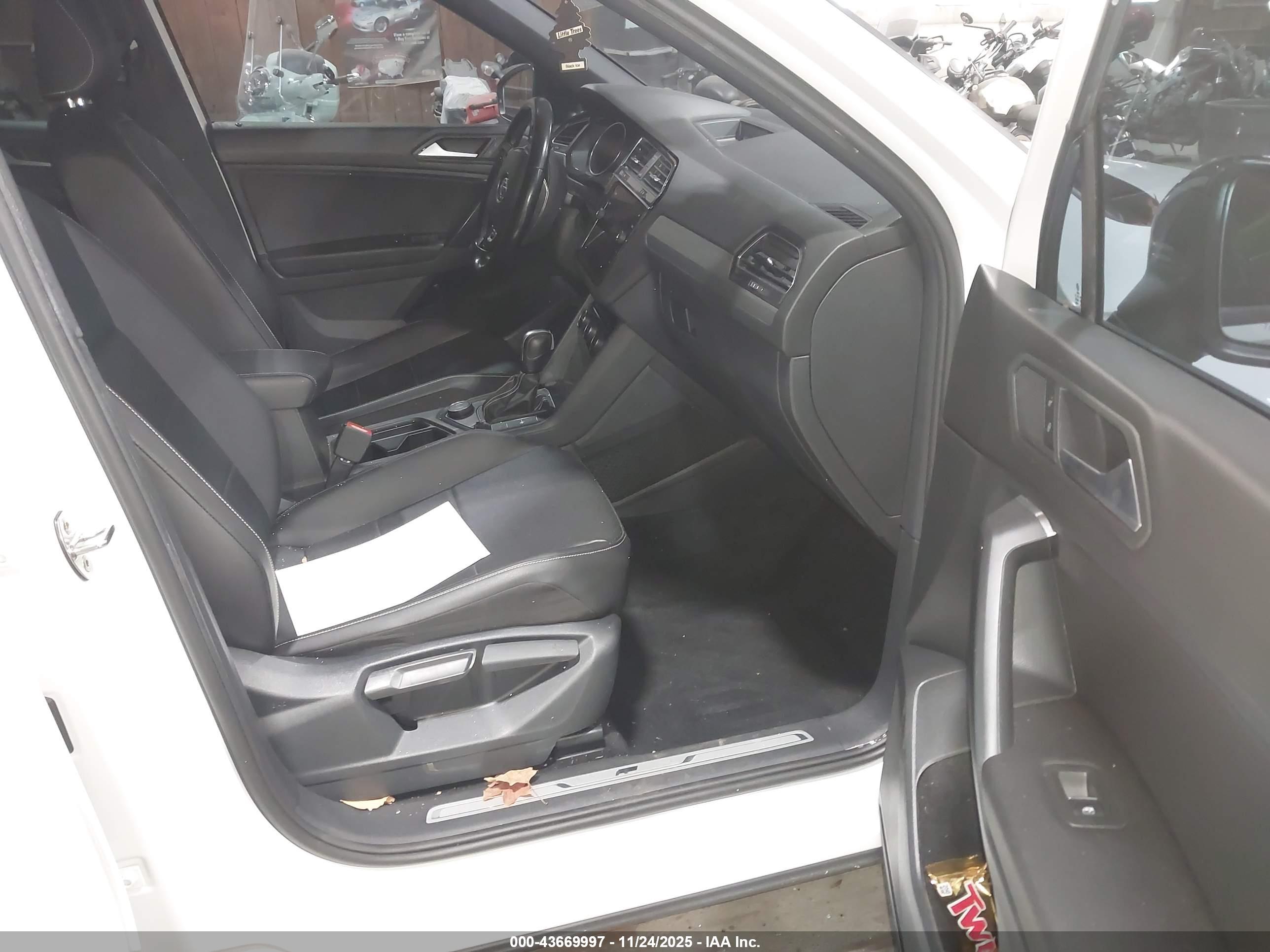 VOLKSWAGEN TIGUAN image 5