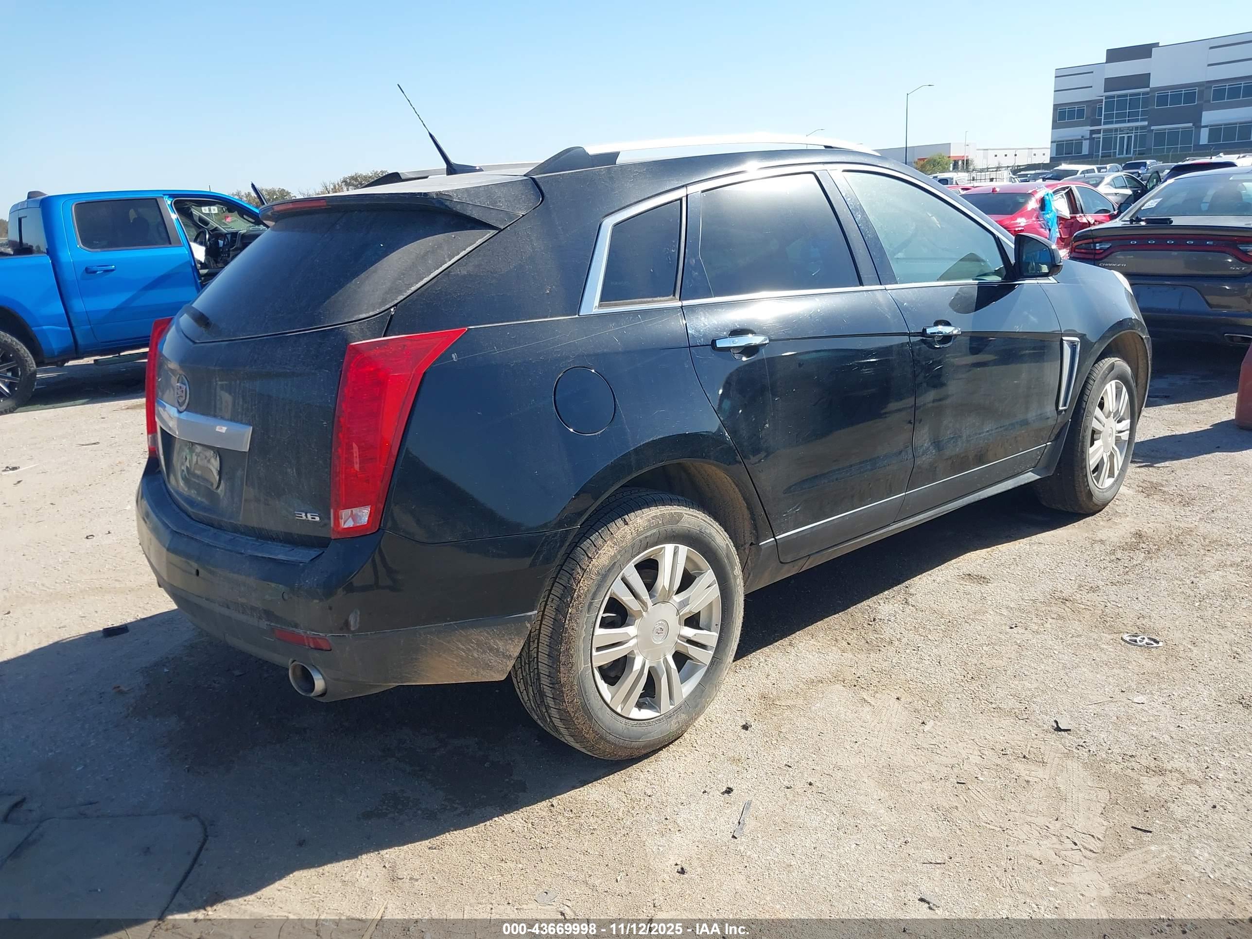 CADILLAC SRX image 4