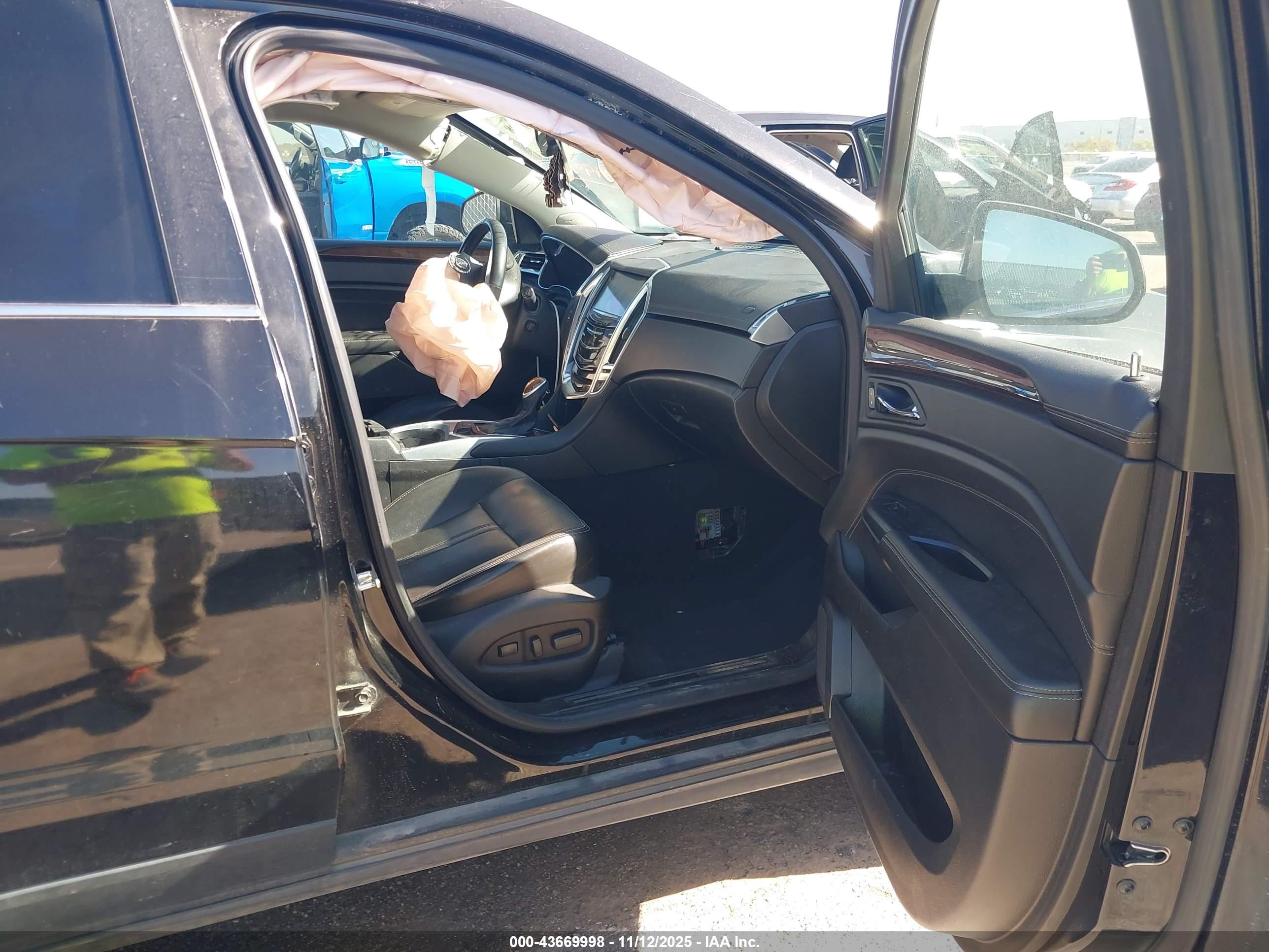 CADILLAC SRX image 5