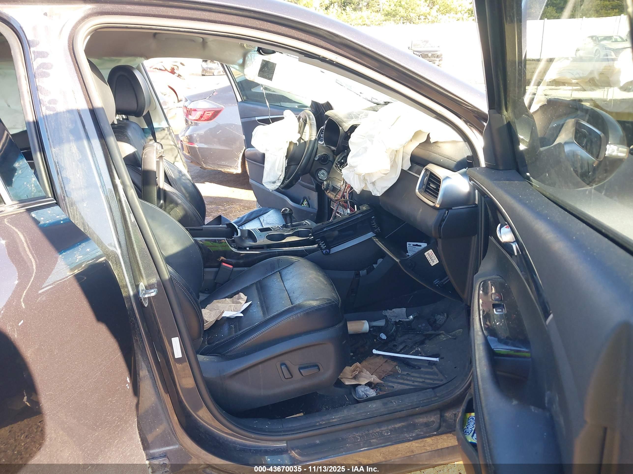 KIA SORENTO image 5