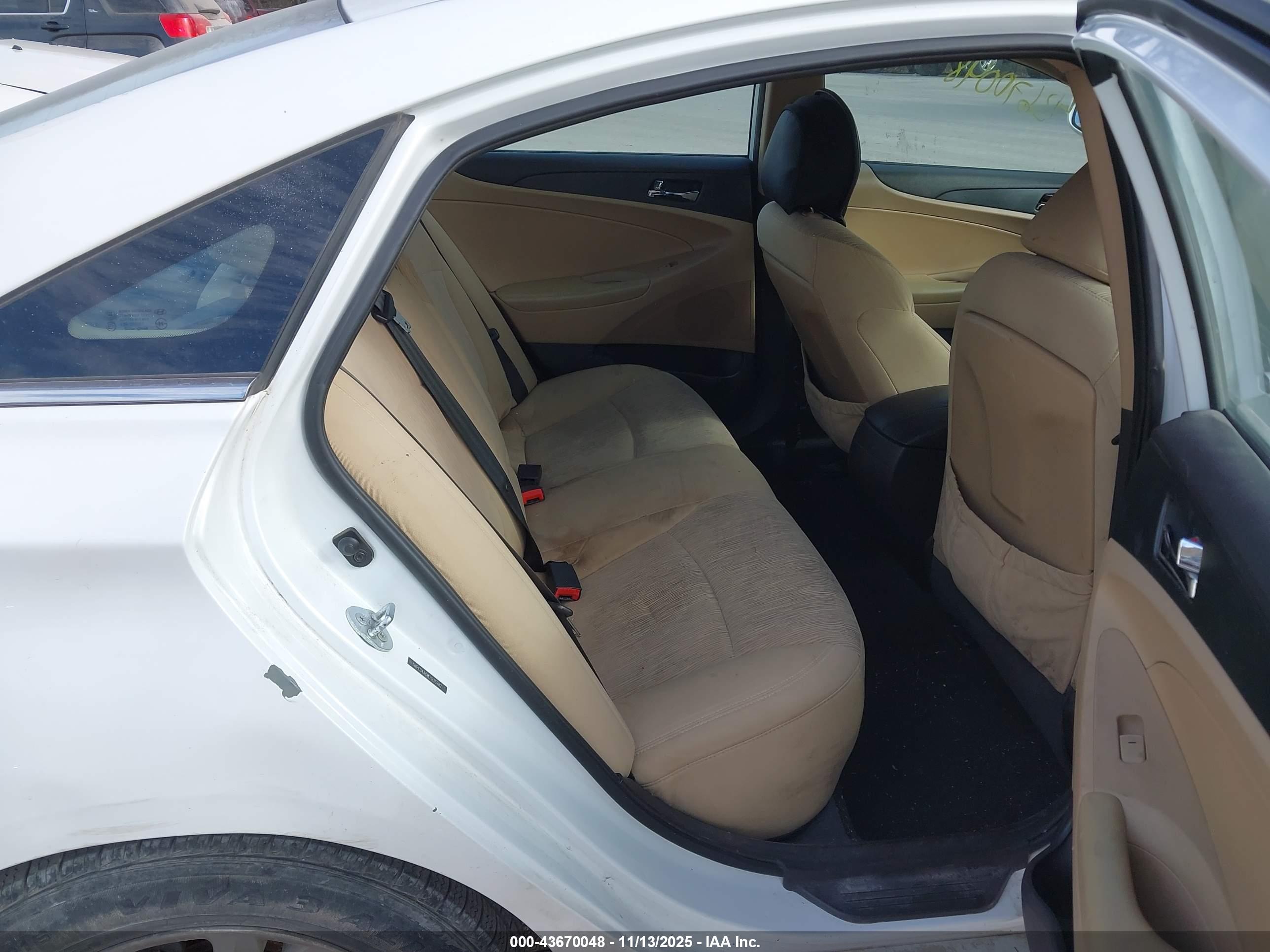 HYUNDAI SONATA image 8