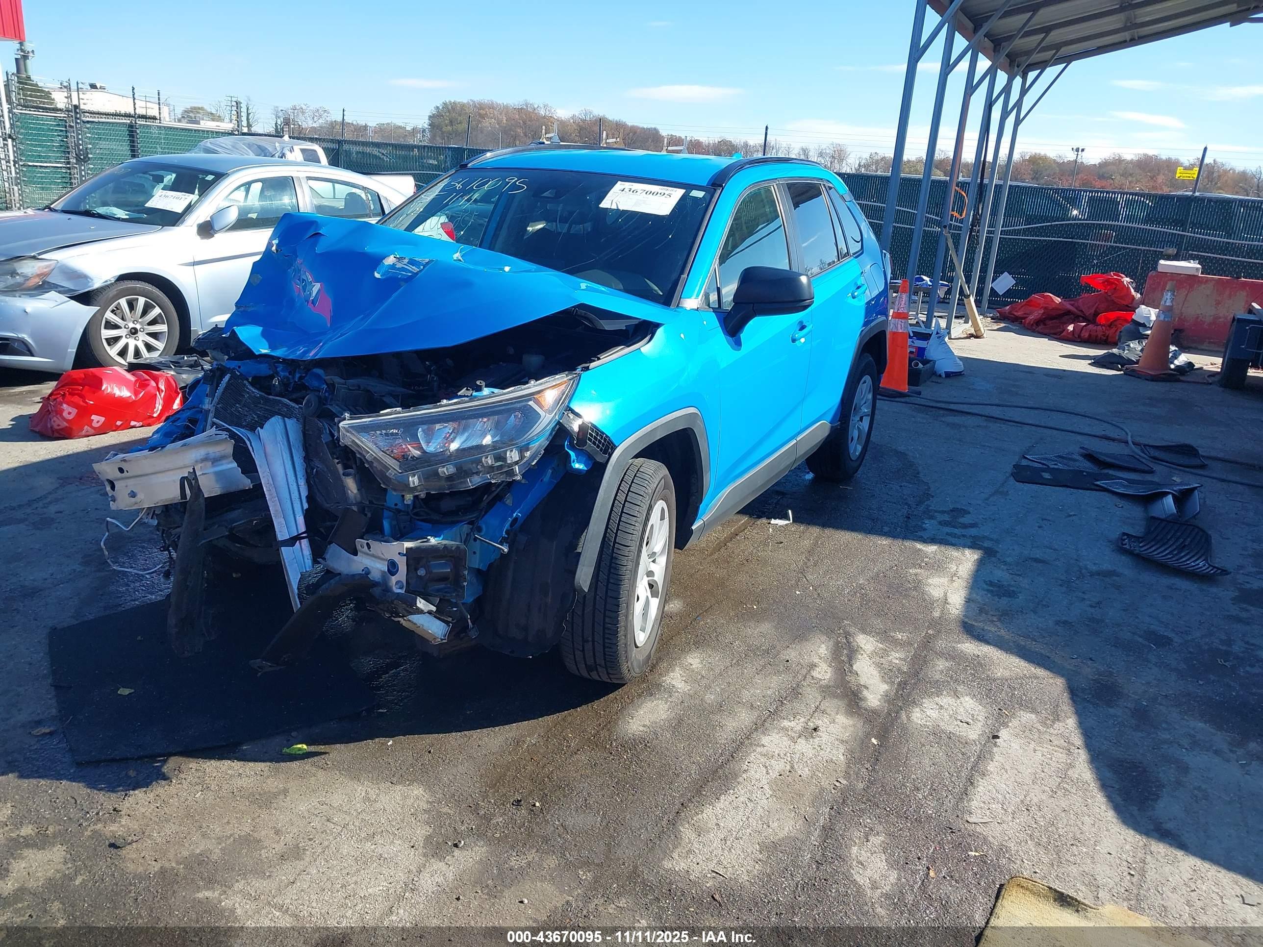TOYOTA RAV4 image 2