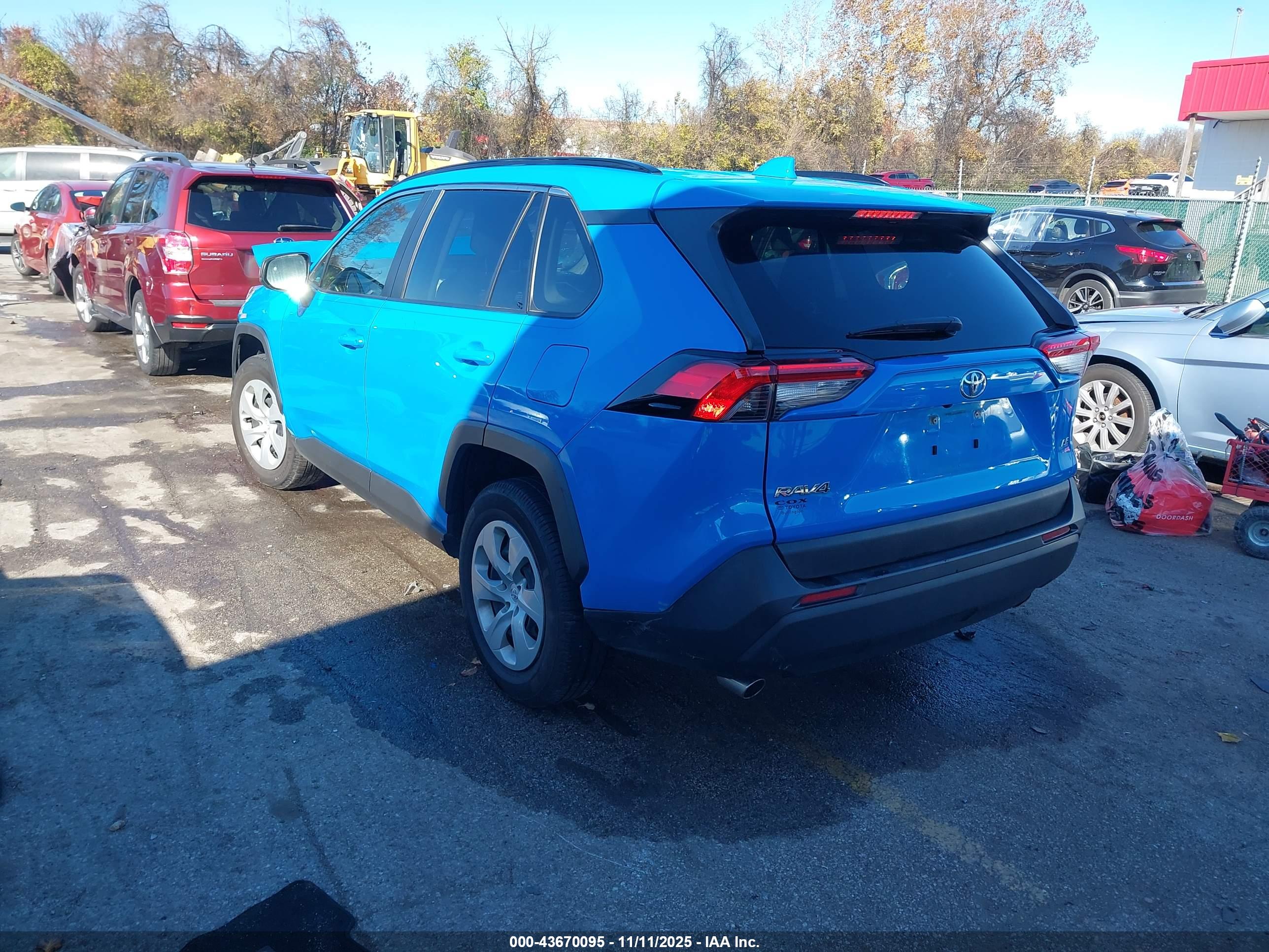 TOYOTA RAV4 image 3