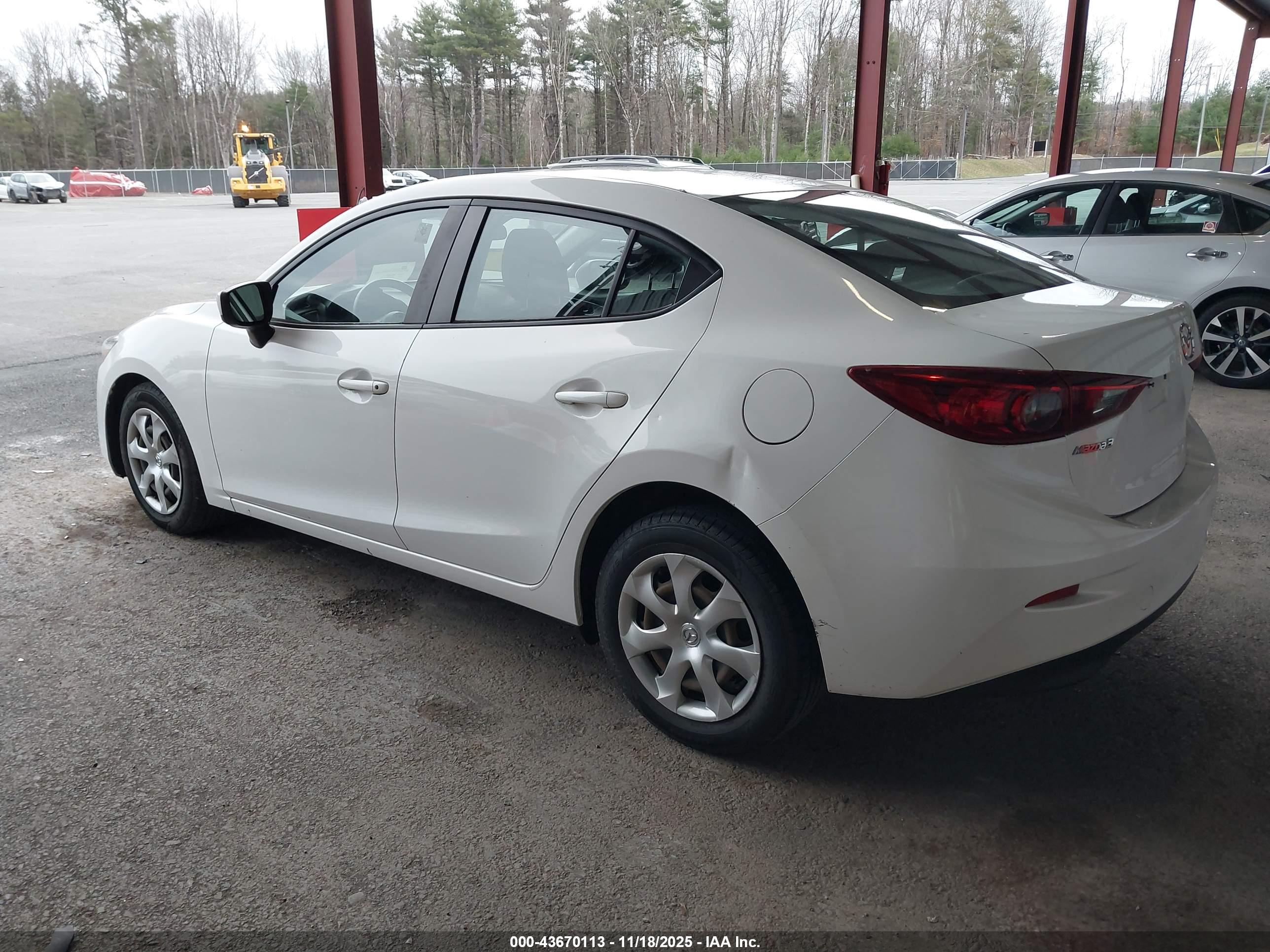 MAZDA MAZDA3 image 3