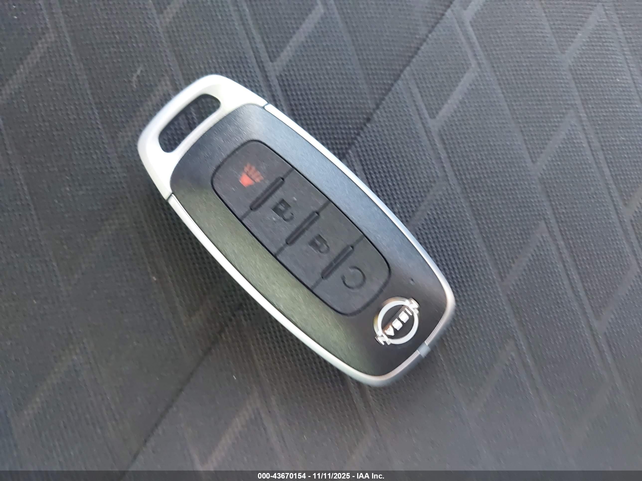NISSAN KICKS image 11