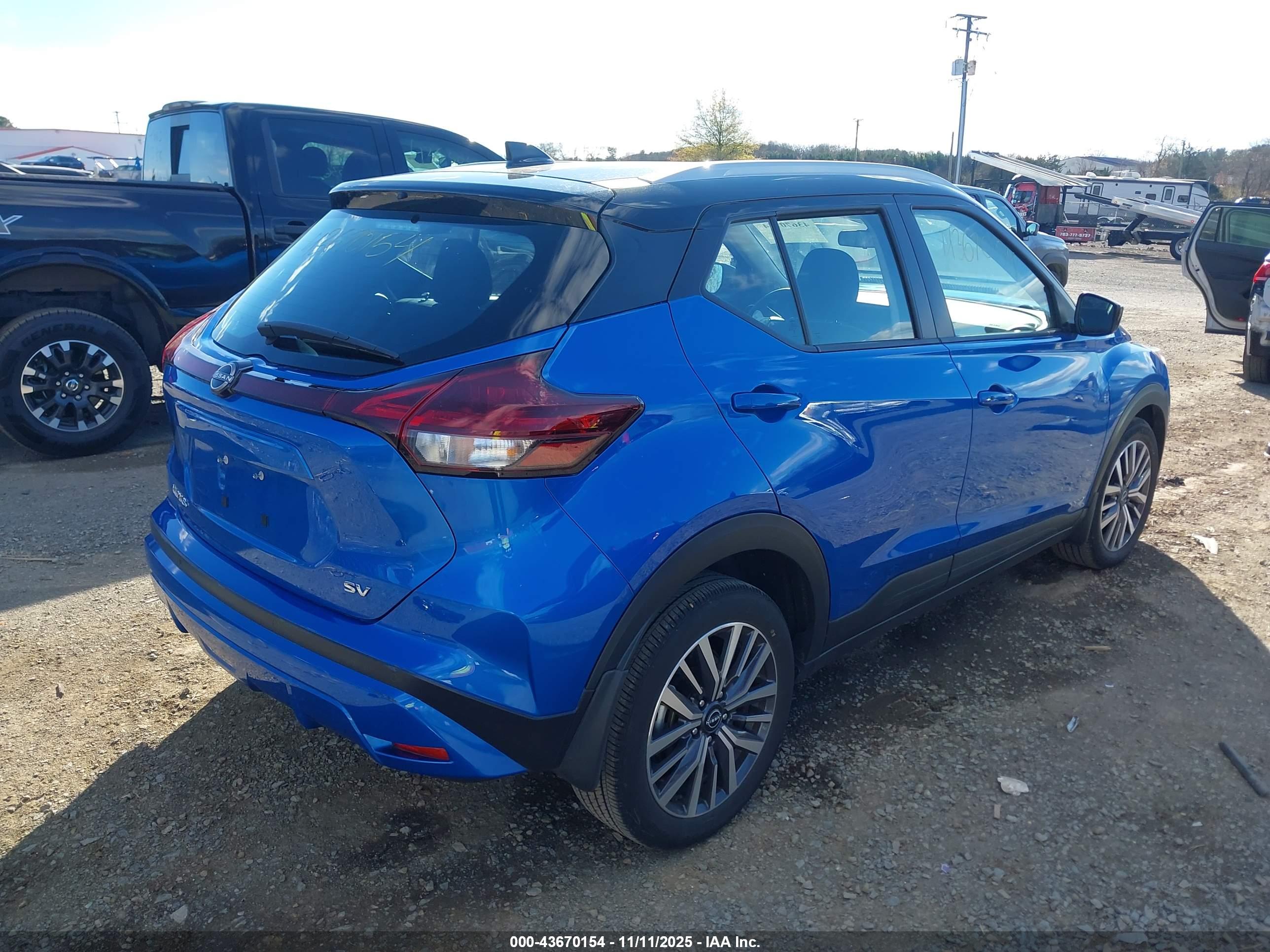 NISSAN KICKS image 4