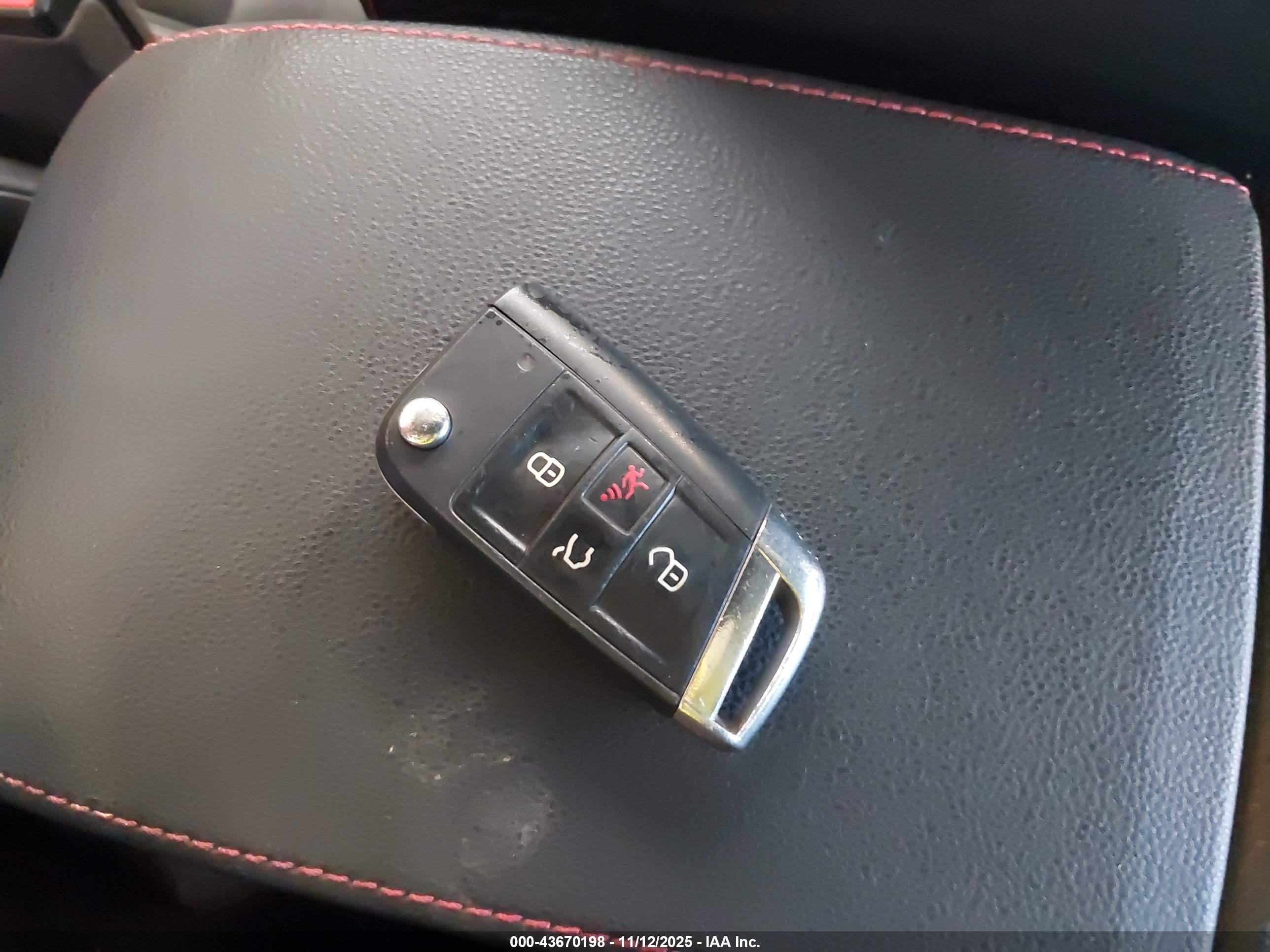 VOLKSWAGEN GOLF image 11