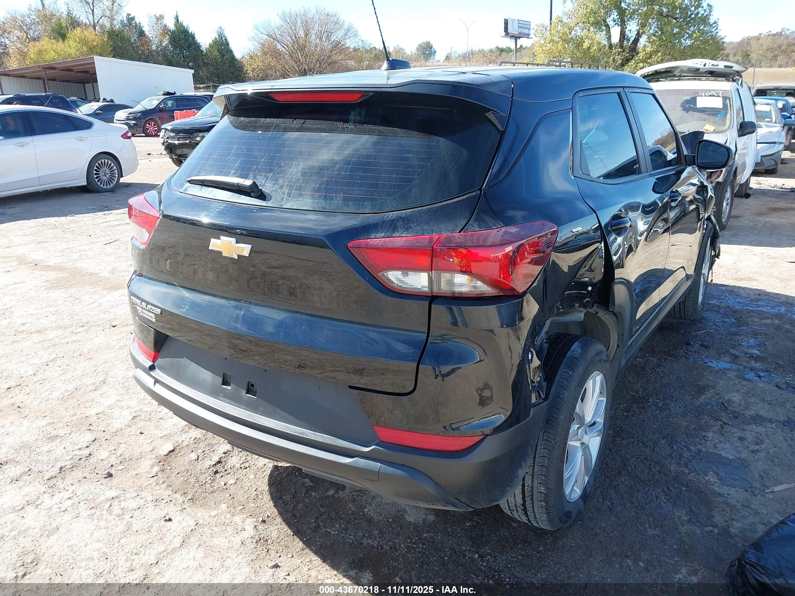 CHEVROLET TRAILBLAZER image 4