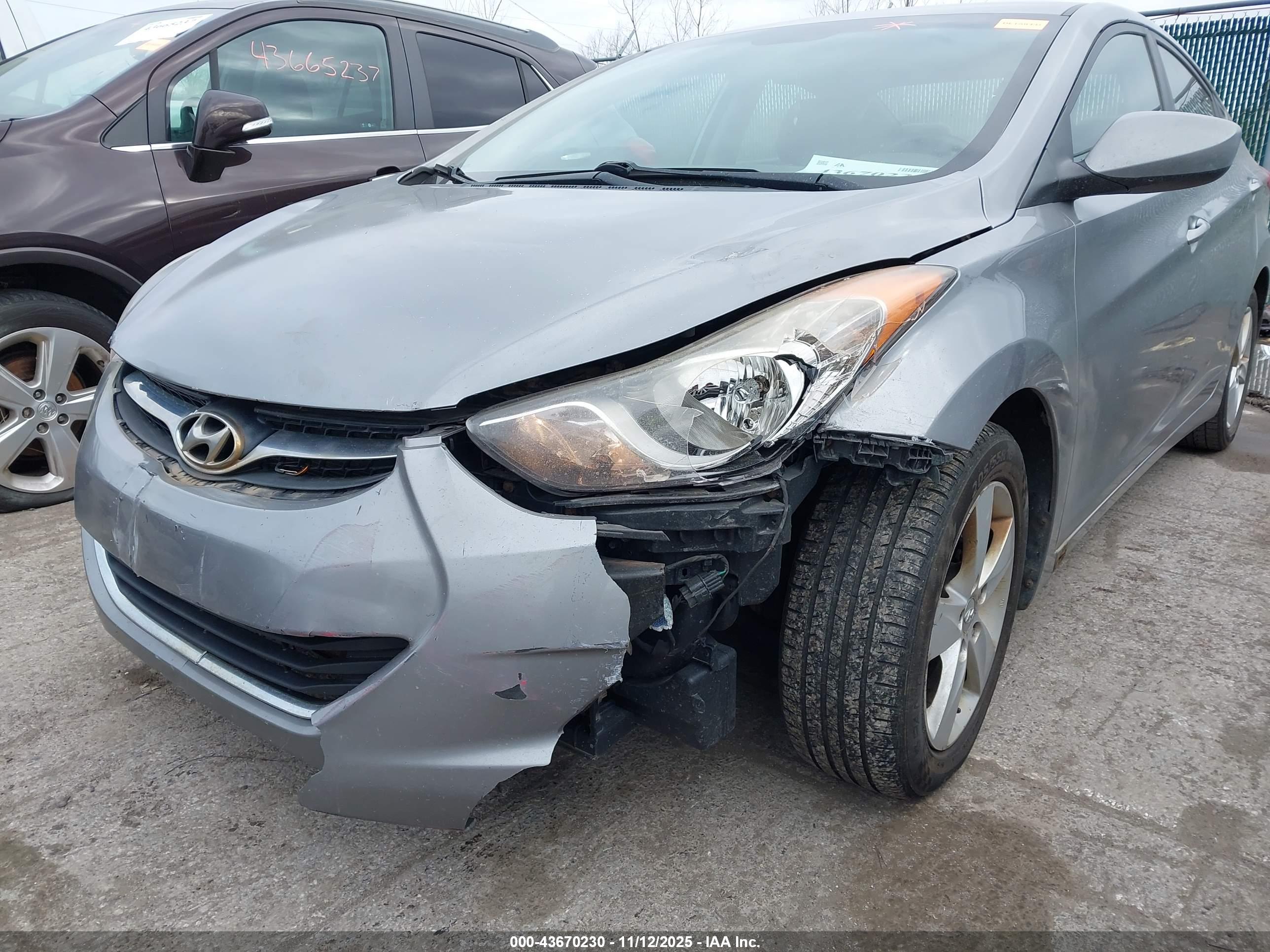 HYUNDAI ELANTRA image 6
