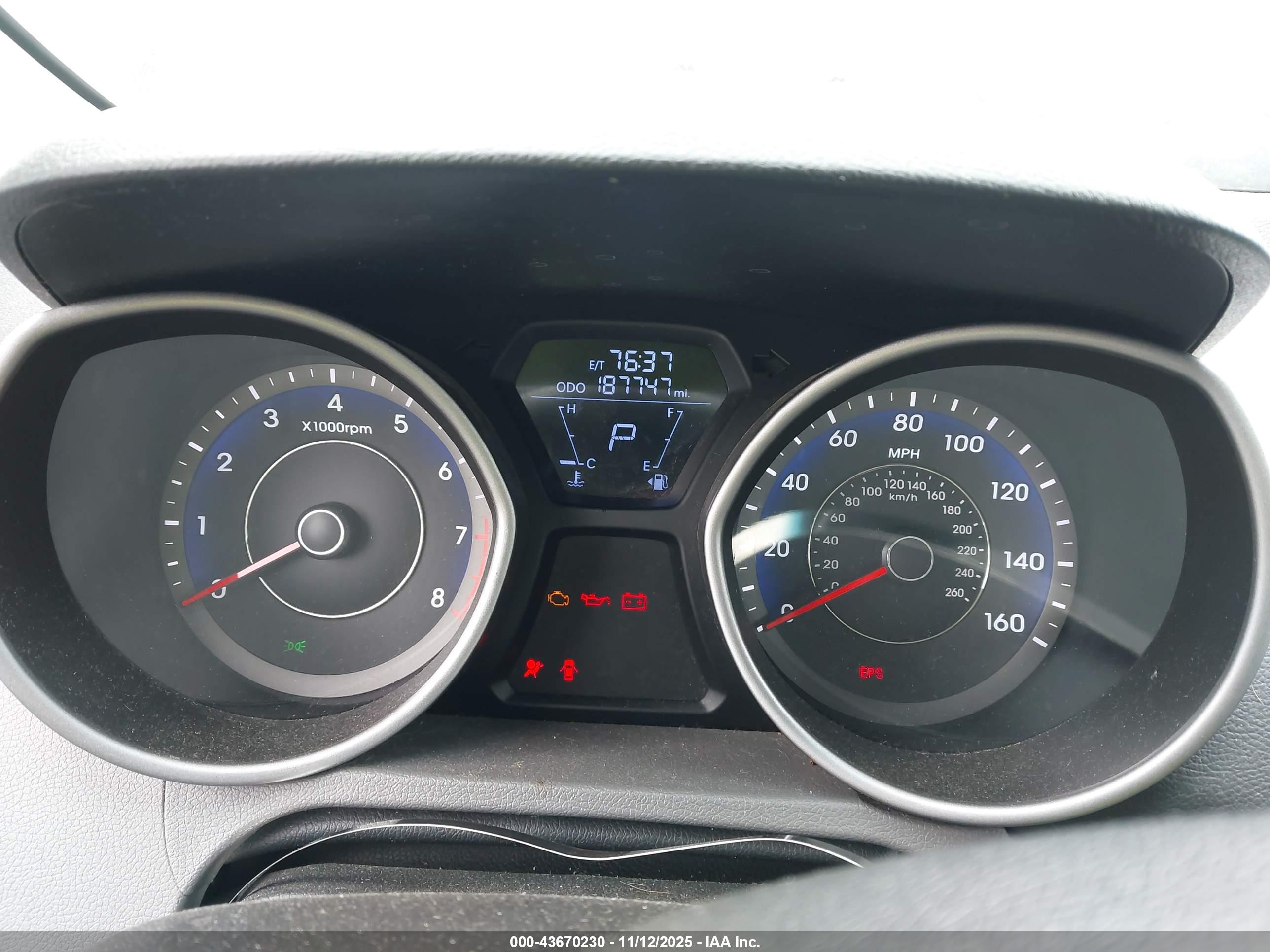 HYUNDAI ELANTRA image 7