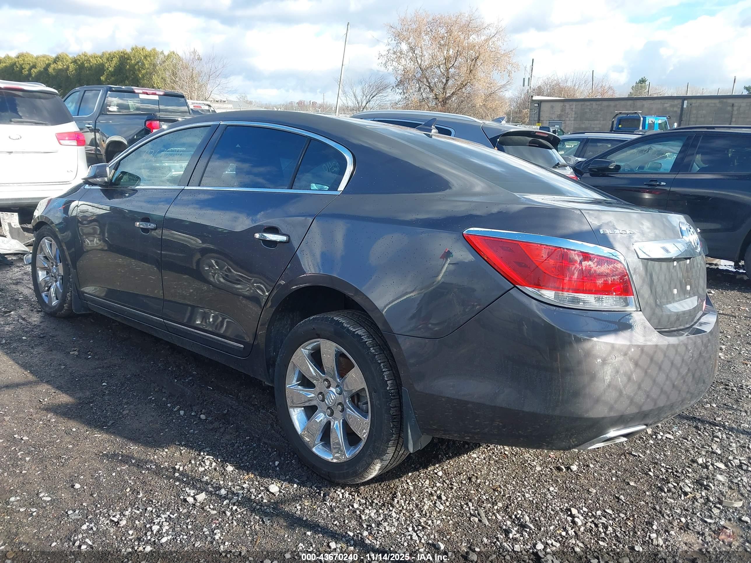 BUICK LACROSSE image 3
