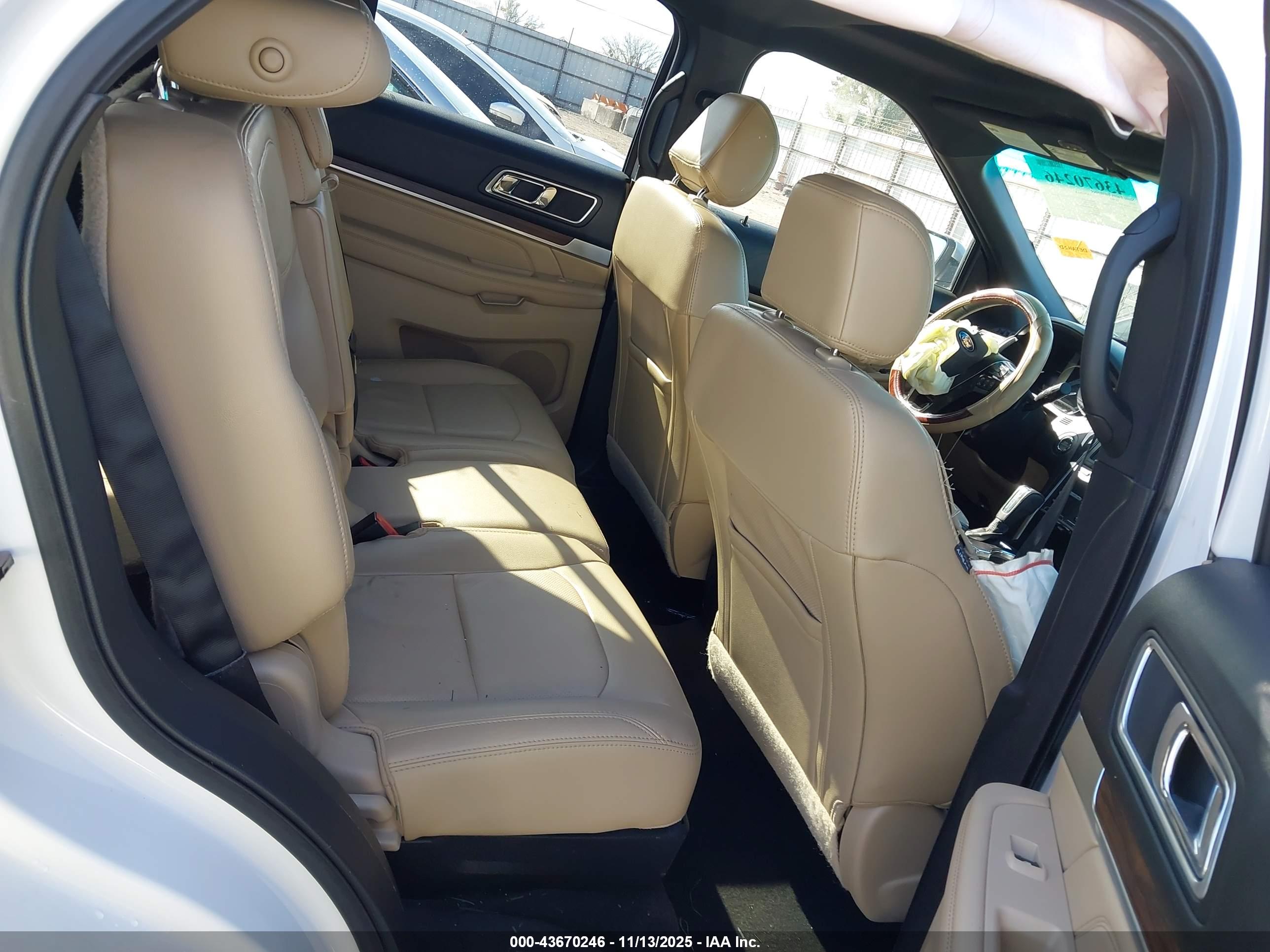 FORD EXPLORER image 8