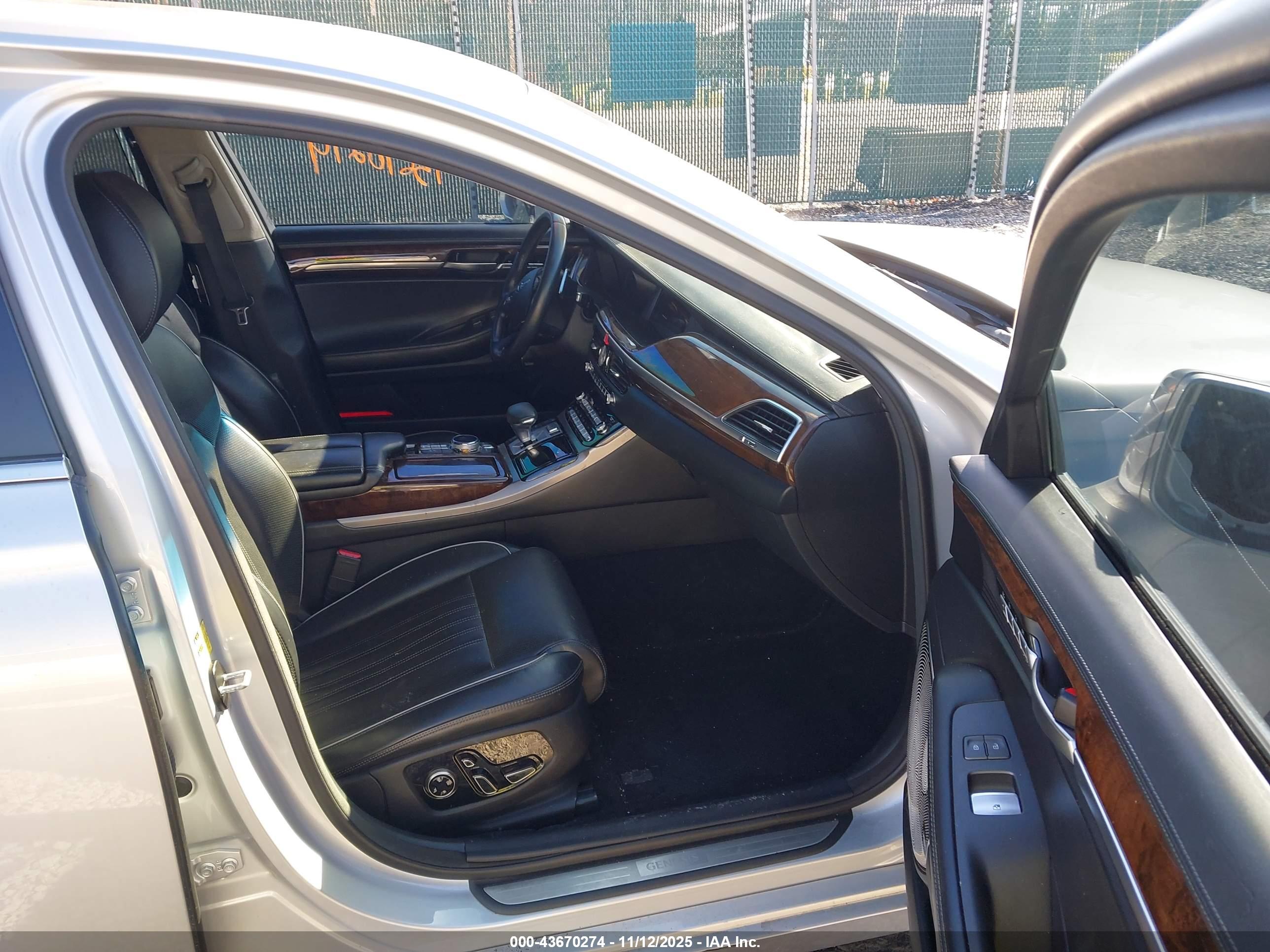 GENESIS G90 image 5