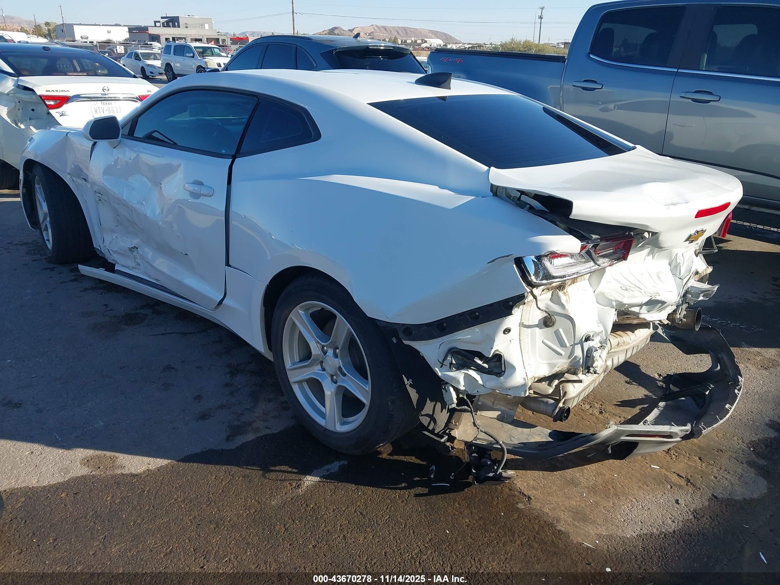 CHEVROLET CAMARO image 3