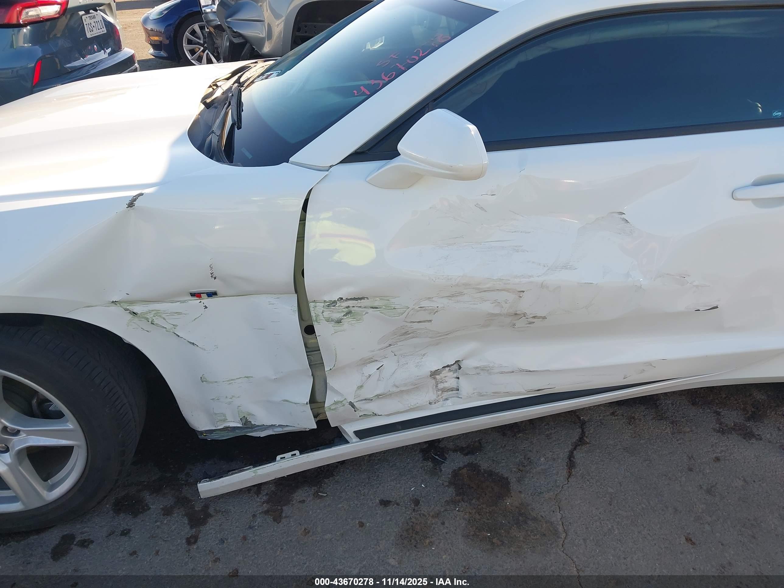 CHEVROLET CAMARO image 6