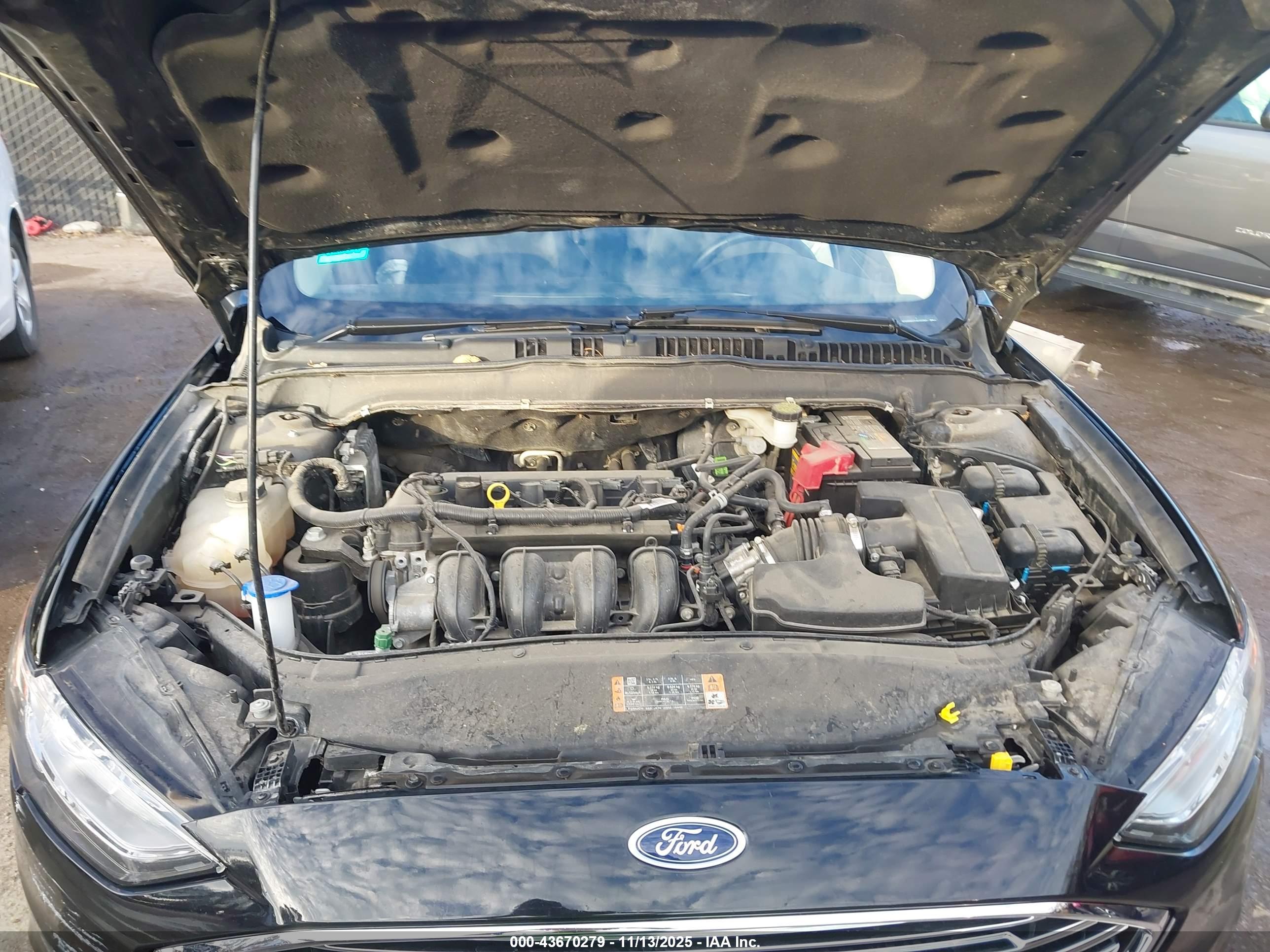 FORD FUSION image 10