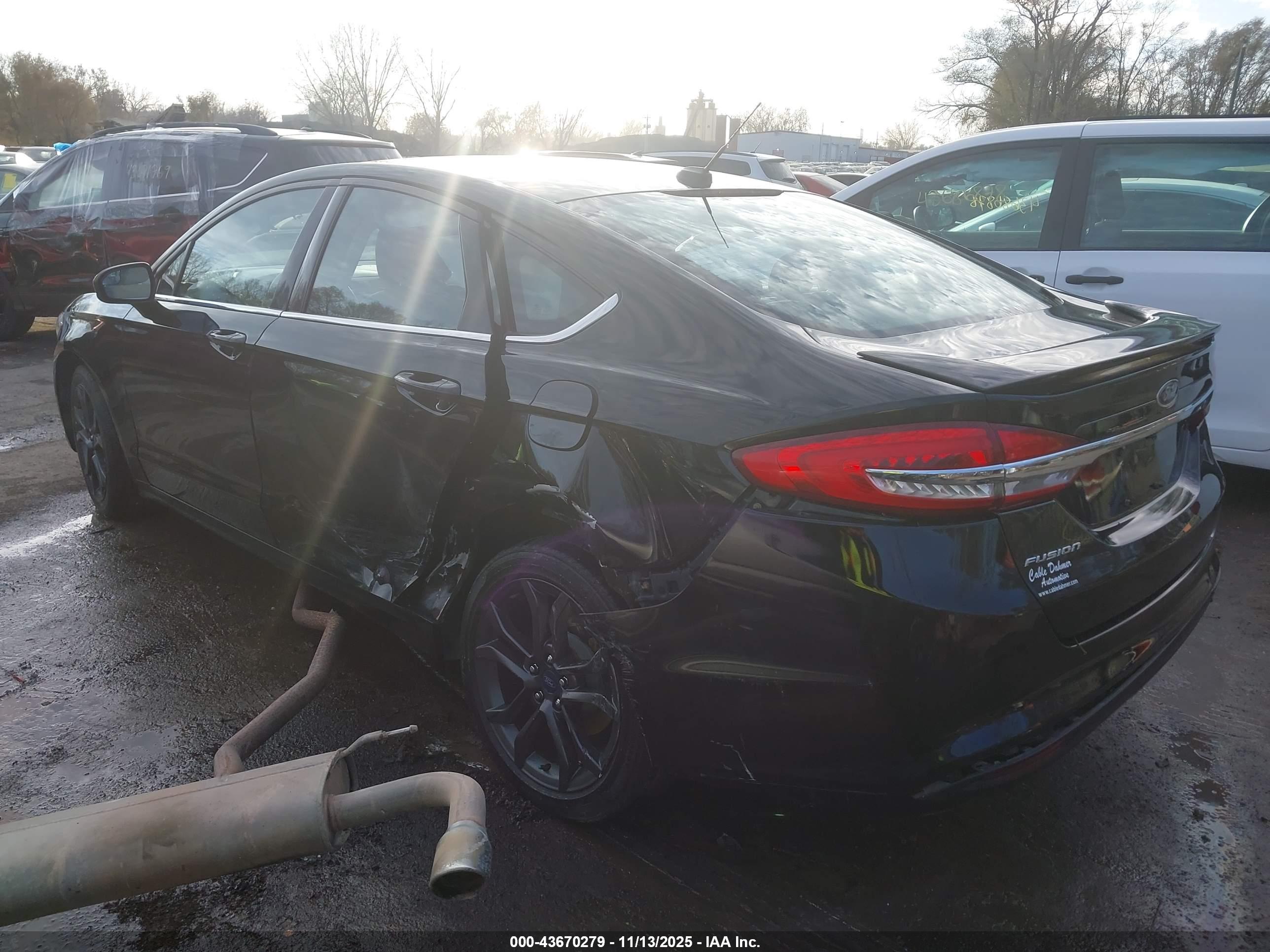 FORD FUSION image 3