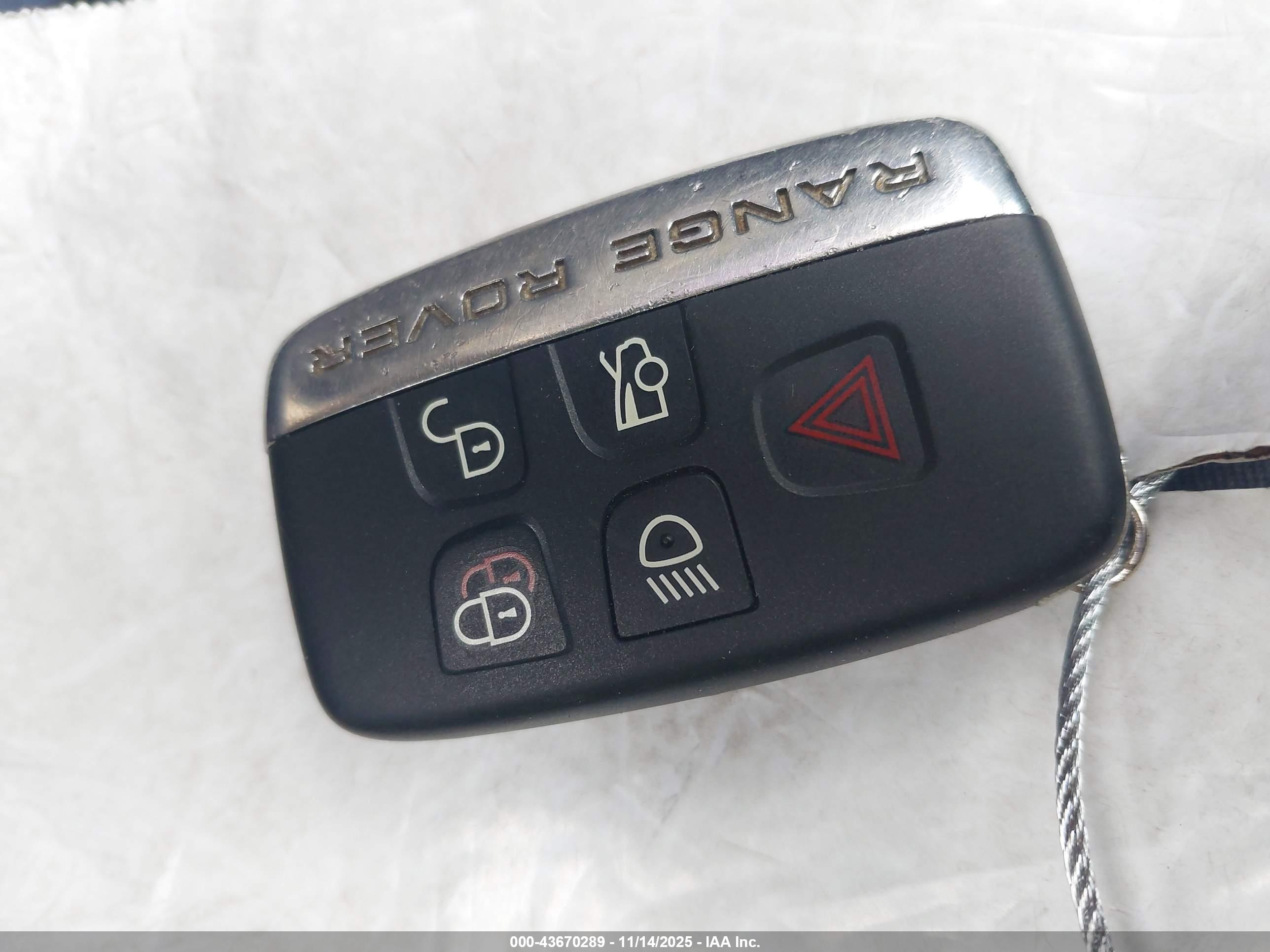 LAND ROVER image 11