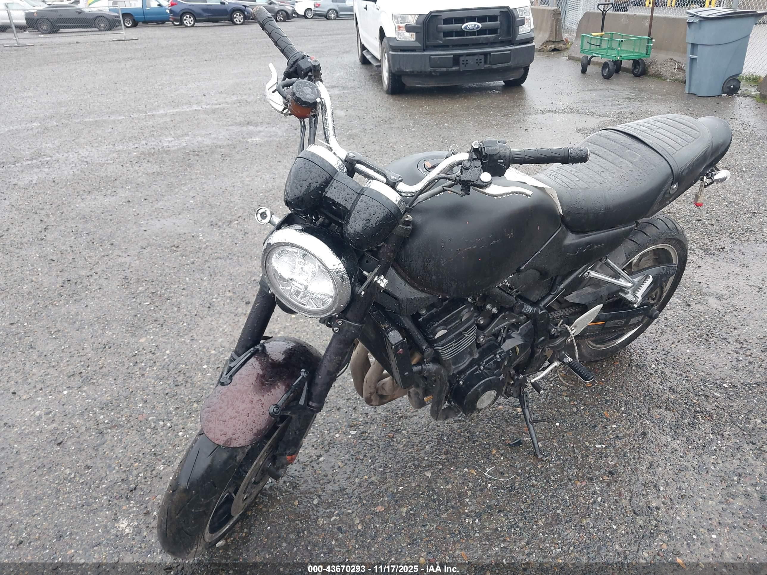 KAWASAKI ZR900 image 2