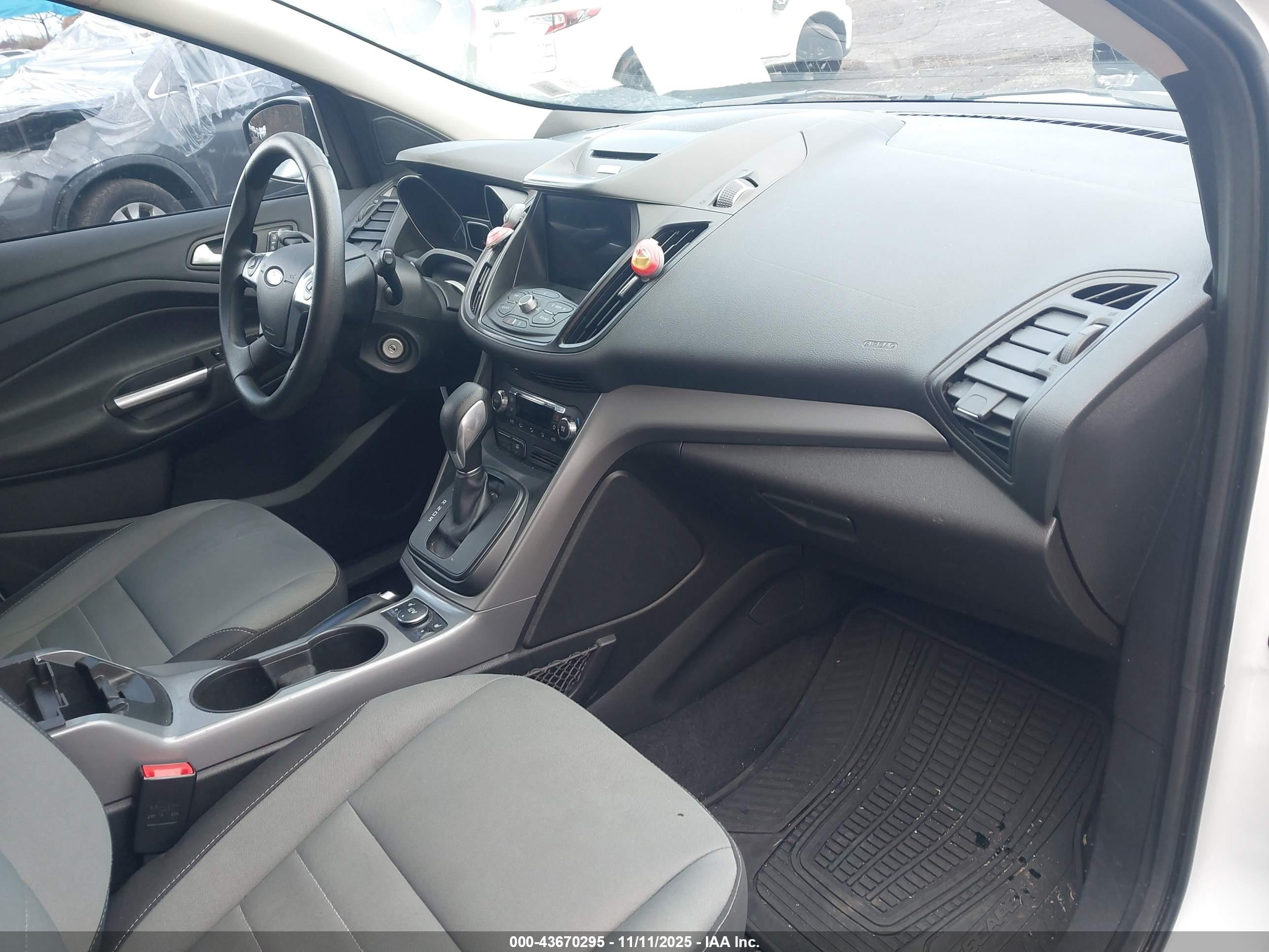 FORD ESCAPE image 5
