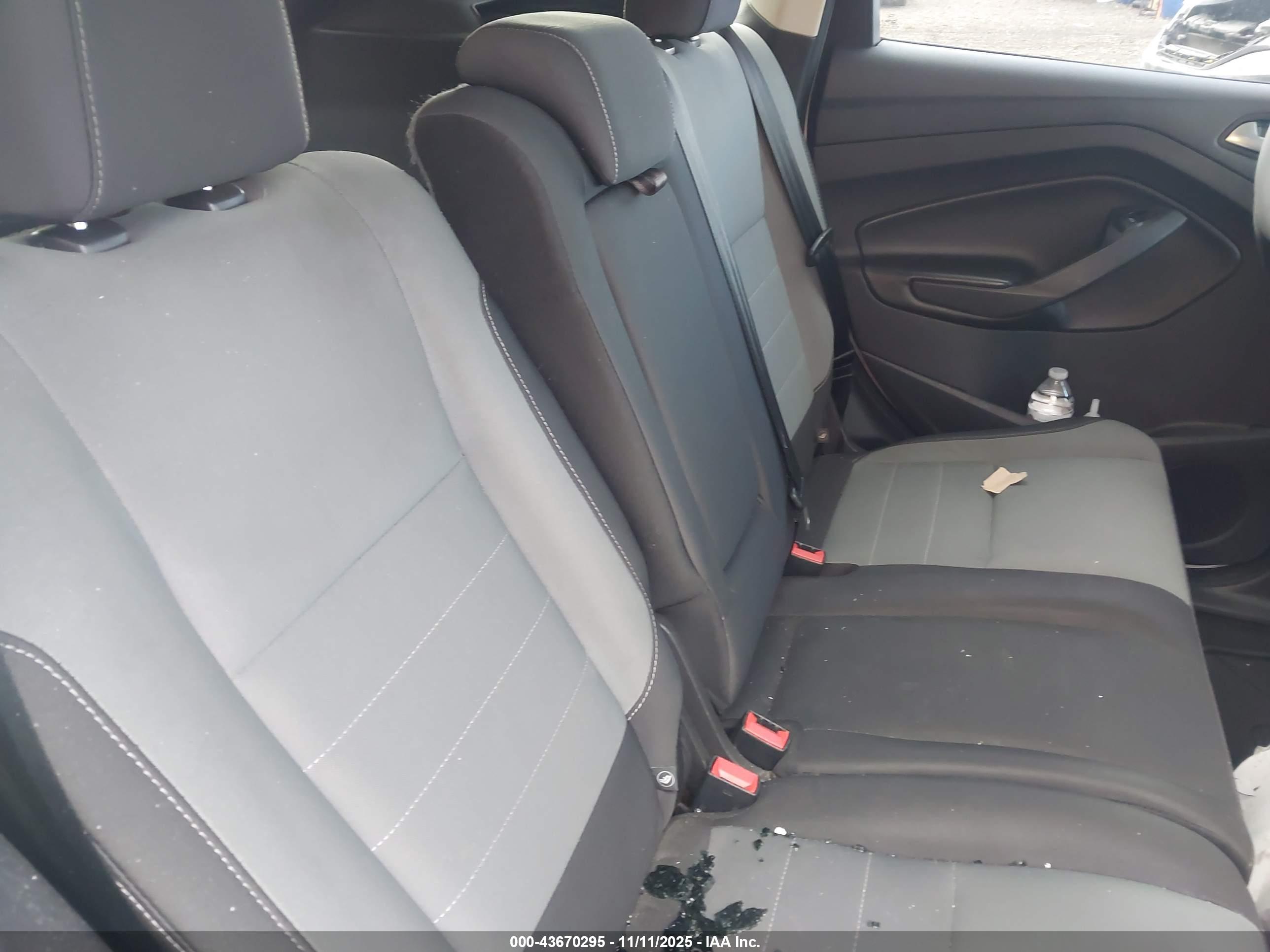 FORD ESCAPE image 8