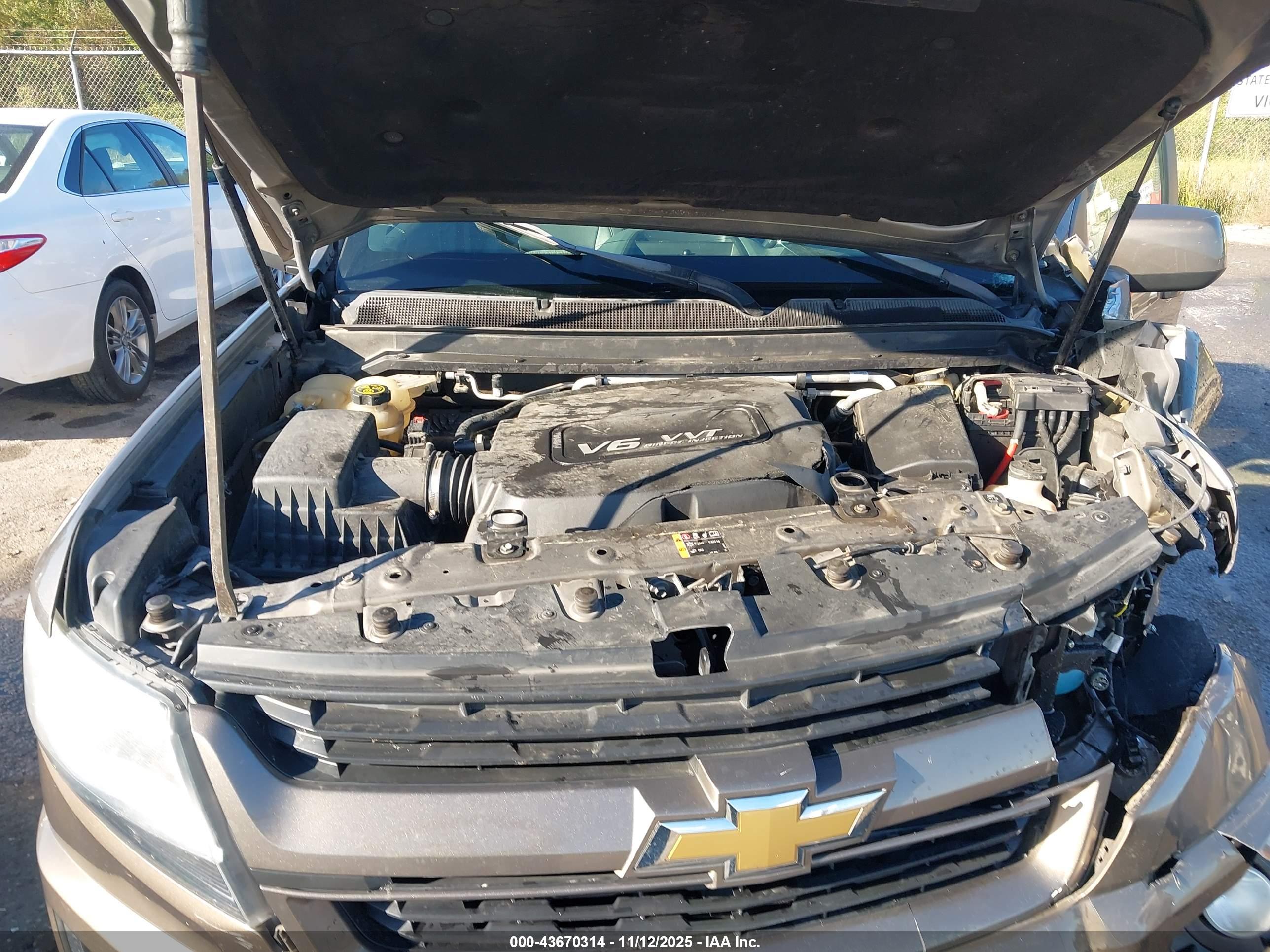 CHEVROLET COLORADO image 10