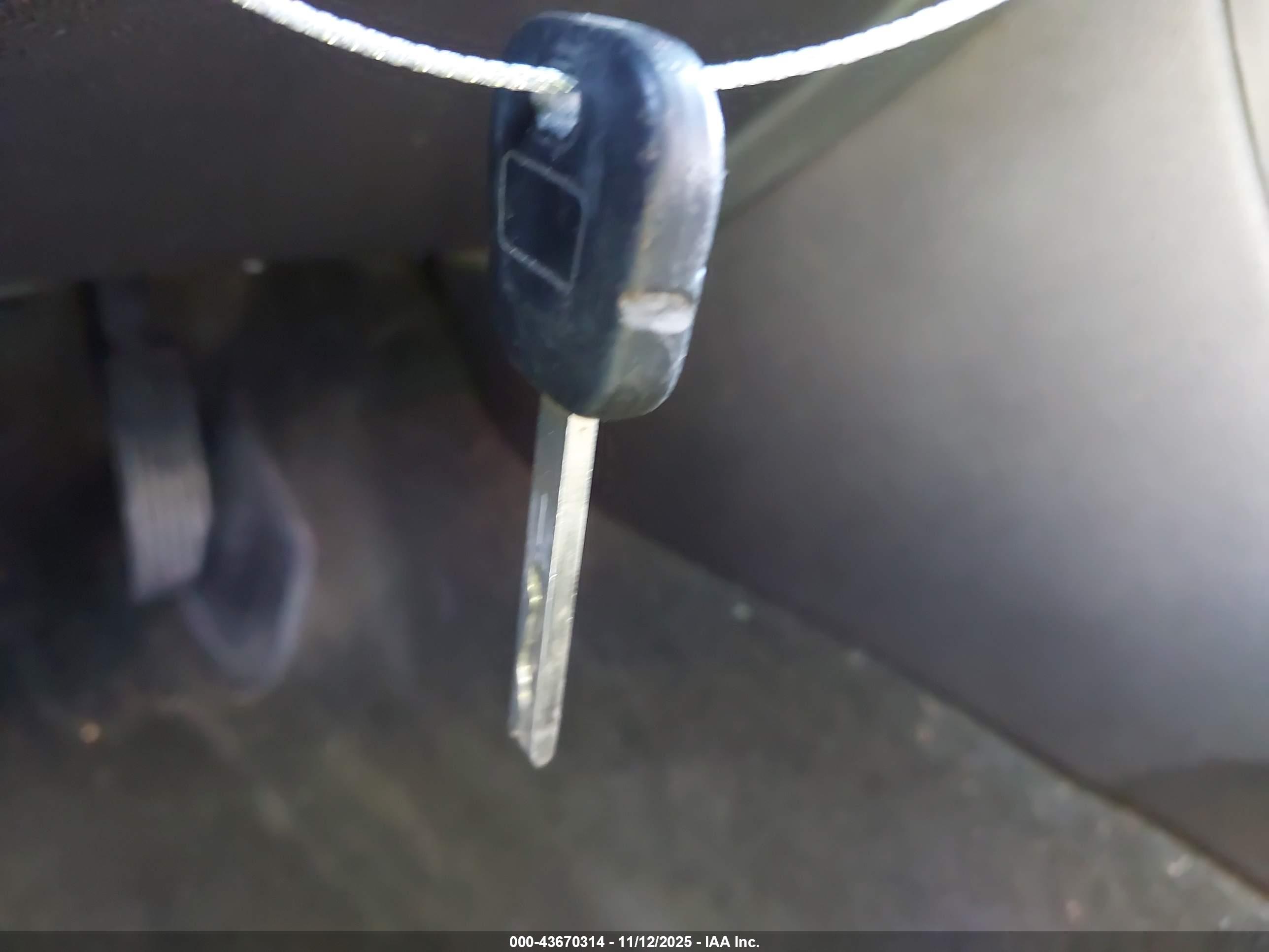 CHEVROLET COLORADO image 11