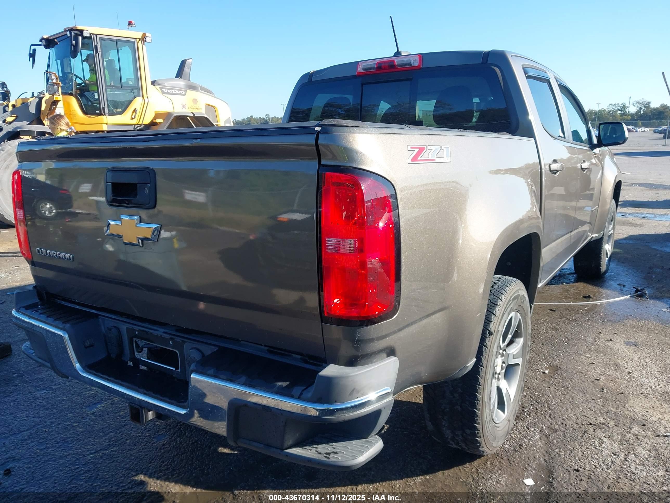 CHEVROLET COLORADO image 4