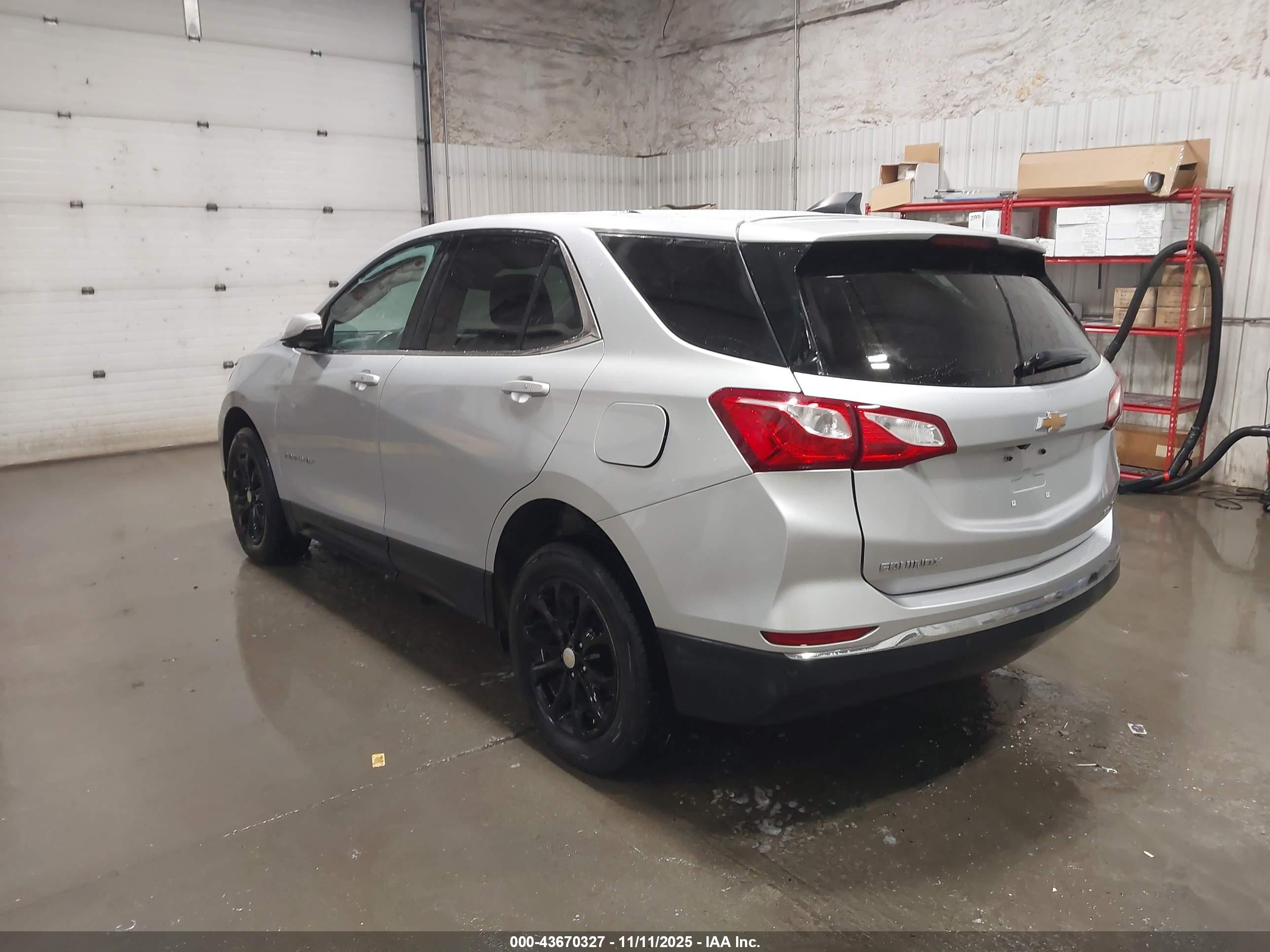 CHEVROLET EQUINOX image 3