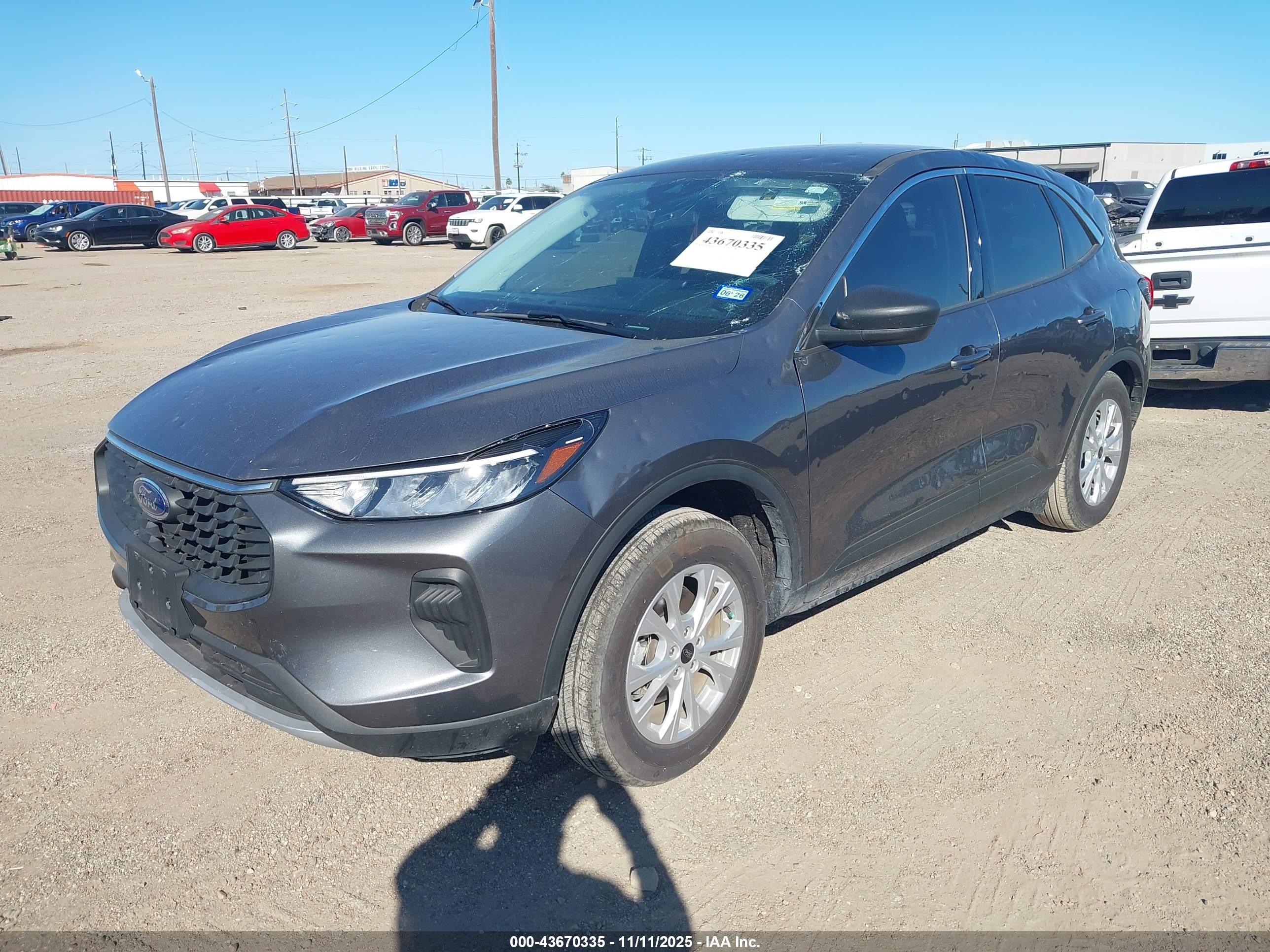 FORD ESCAPE image 2