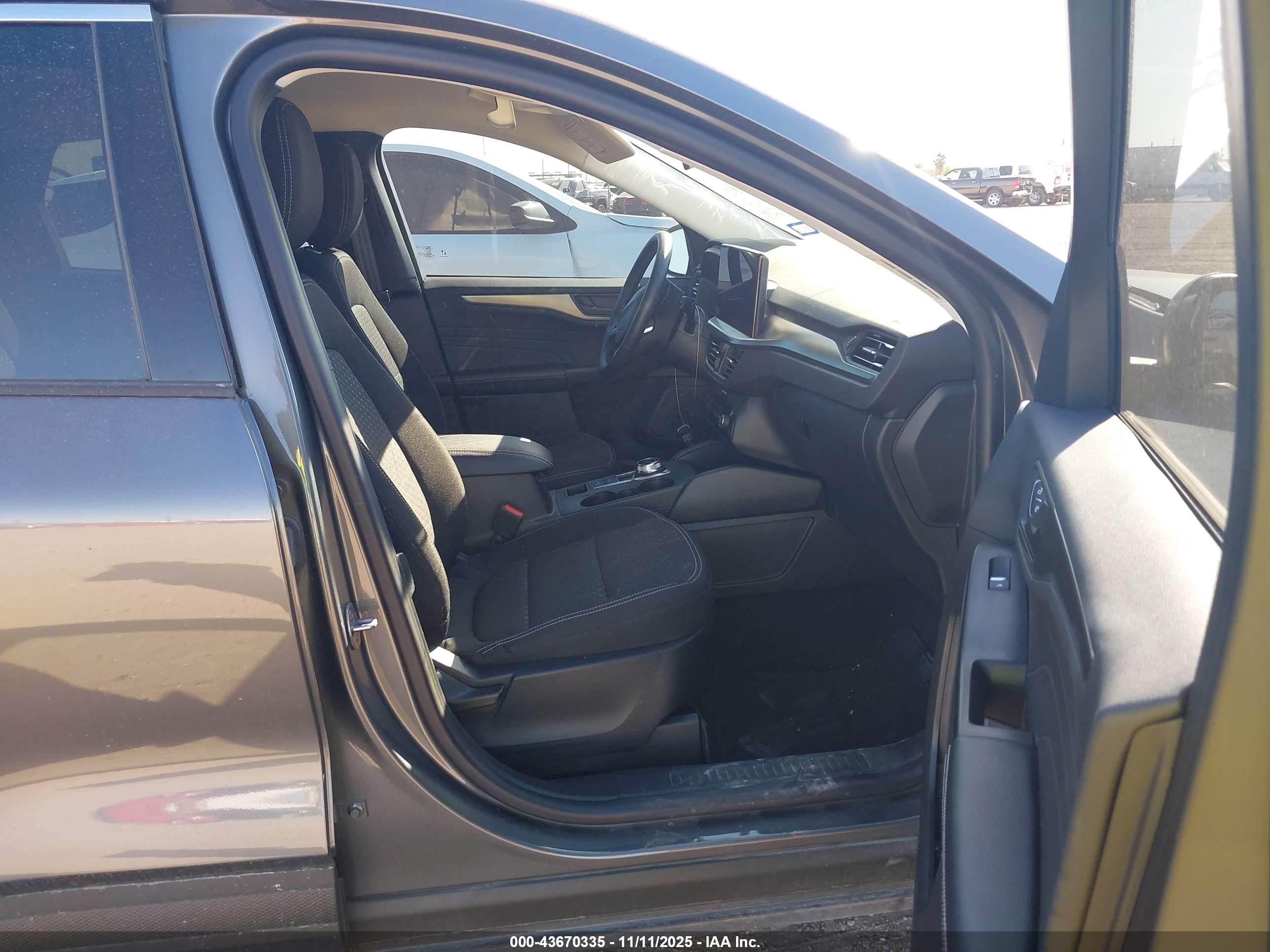 FORD ESCAPE image 5