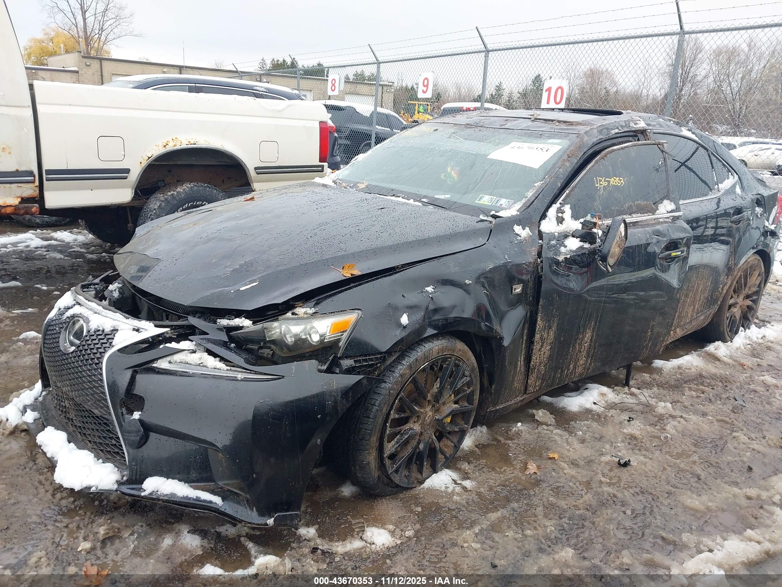 LEXUS IS image 2