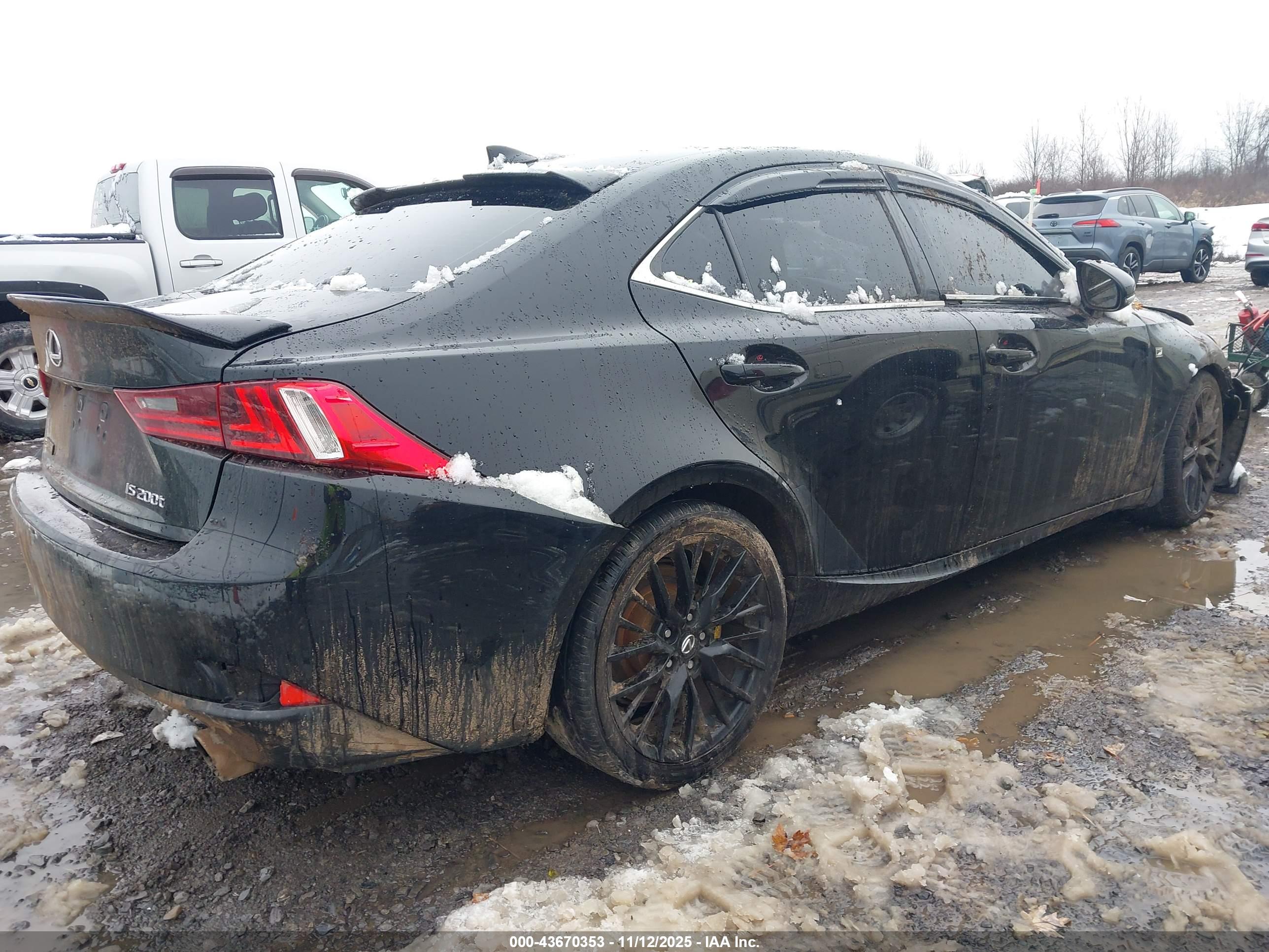 LEXUS IS image 4