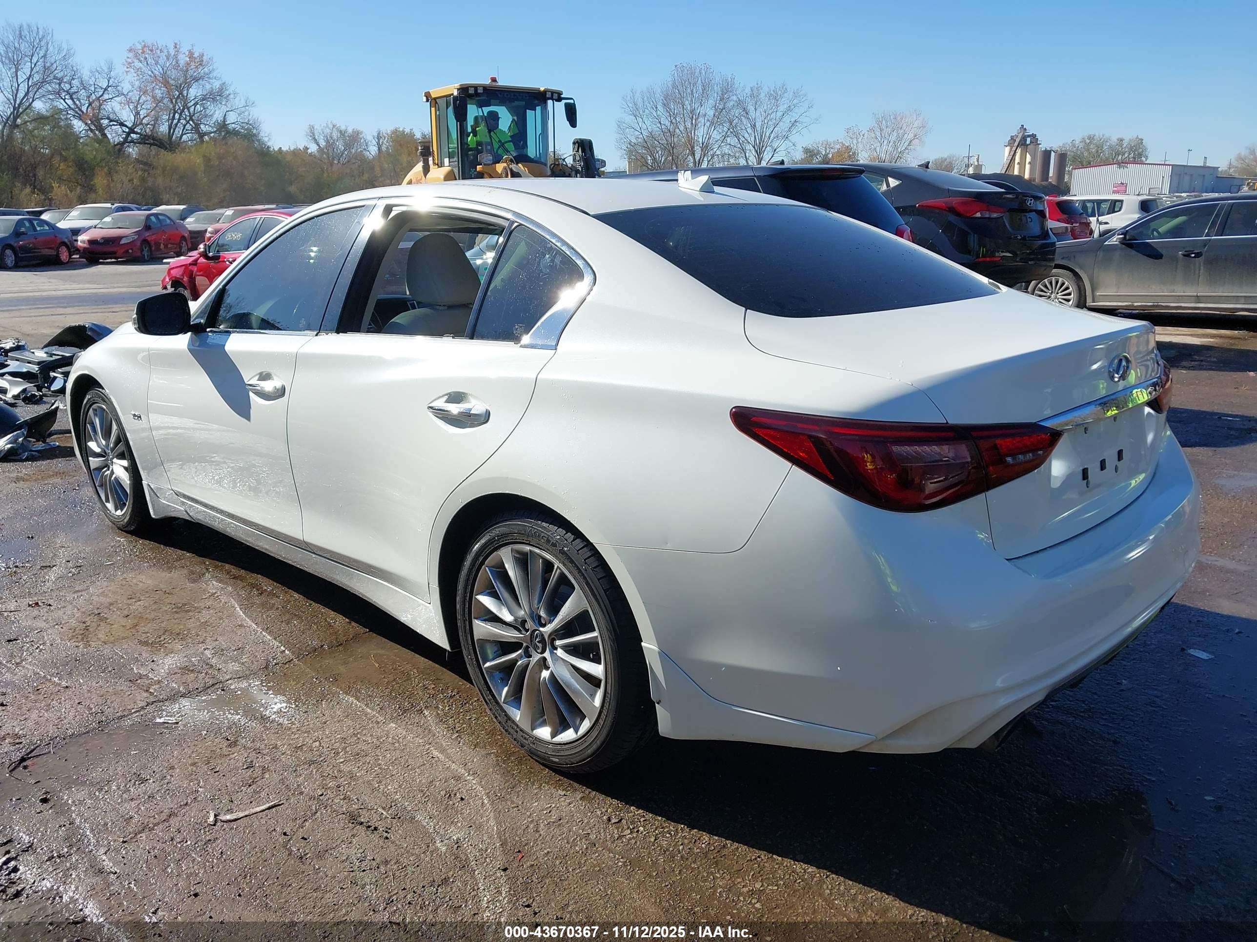 INFINITI Q50 image 3
