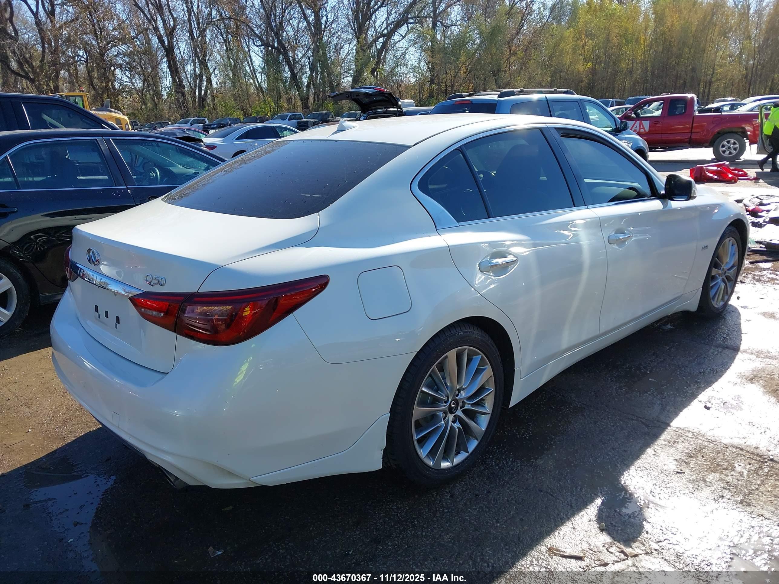 INFINITI Q50 image 4