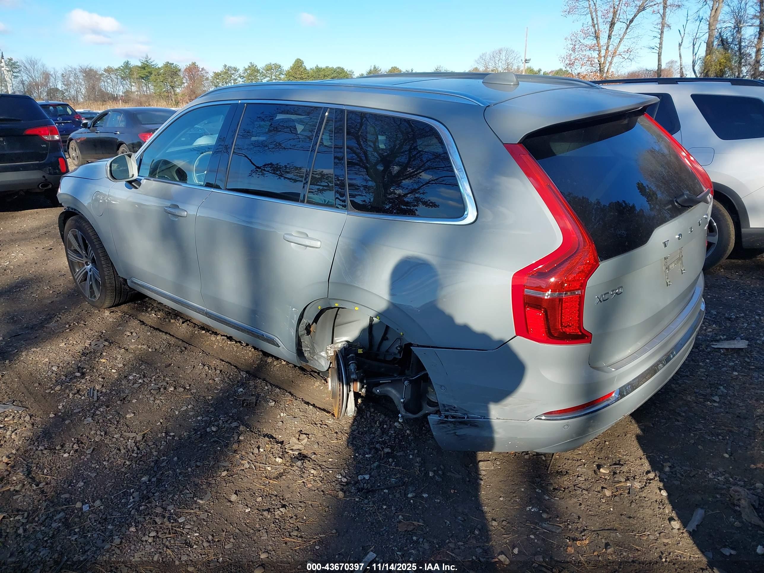 VOLVO XC90 image 3