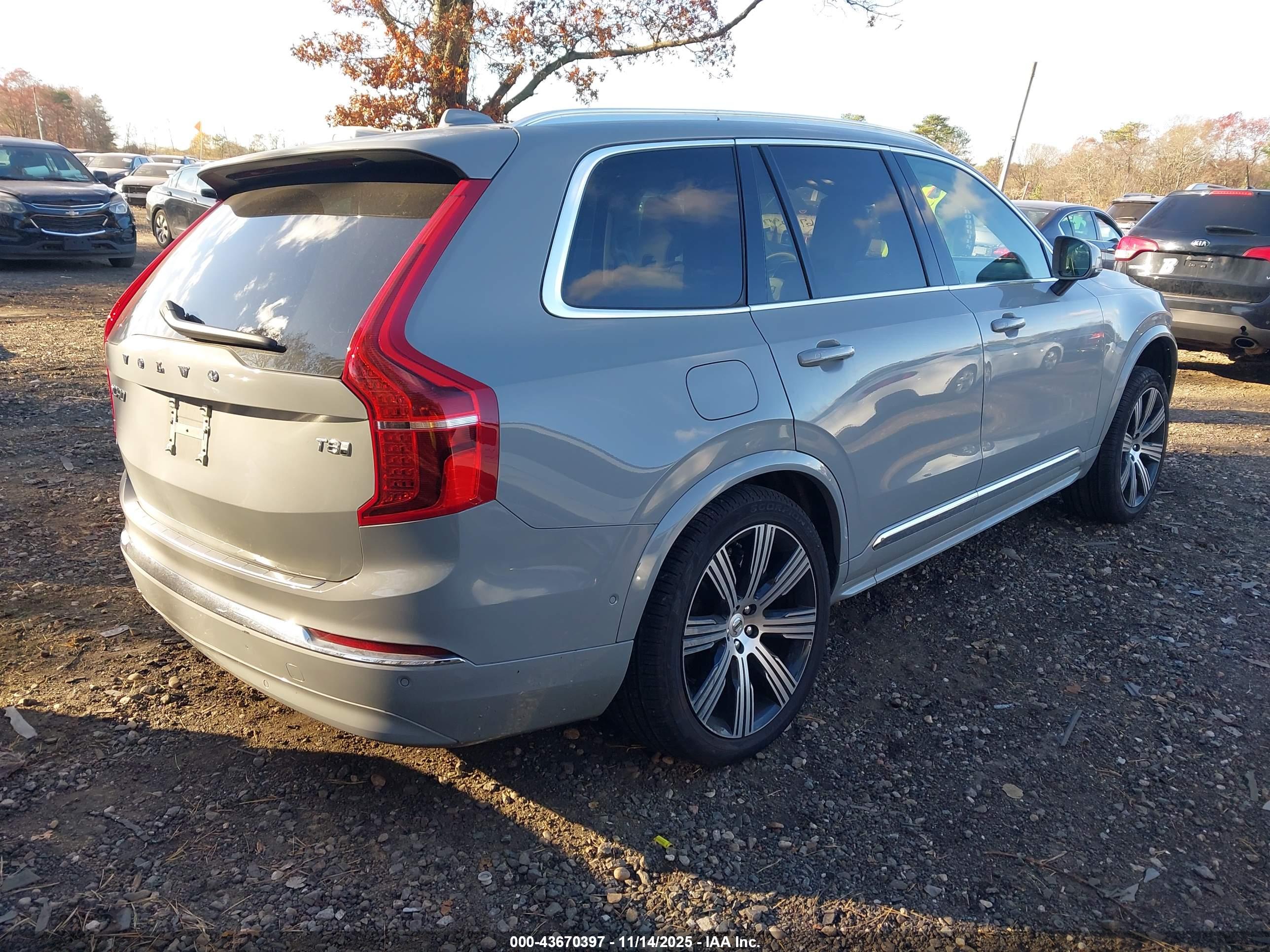 VOLVO XC90 image 4