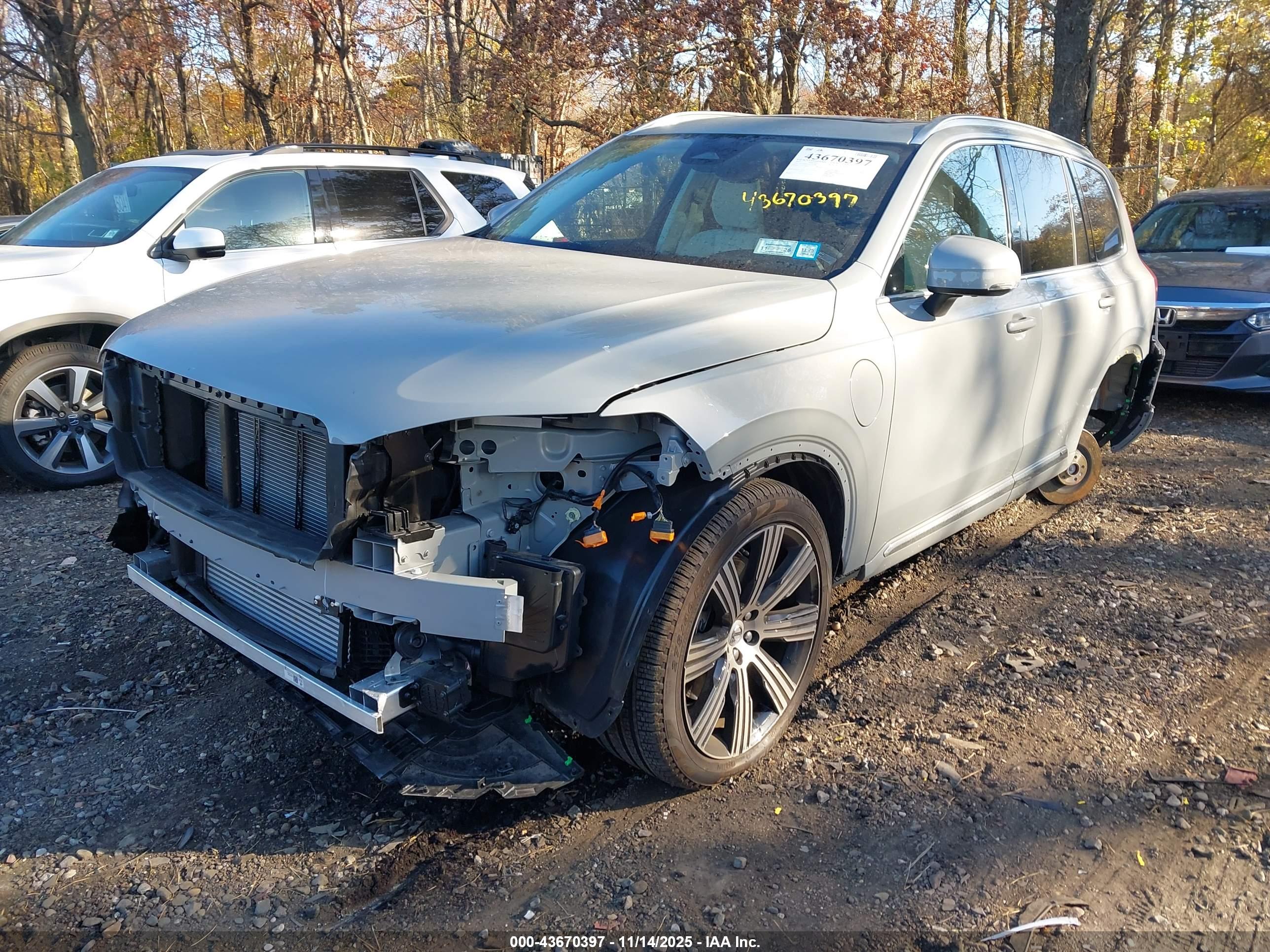 VOLVO XC90 image 6