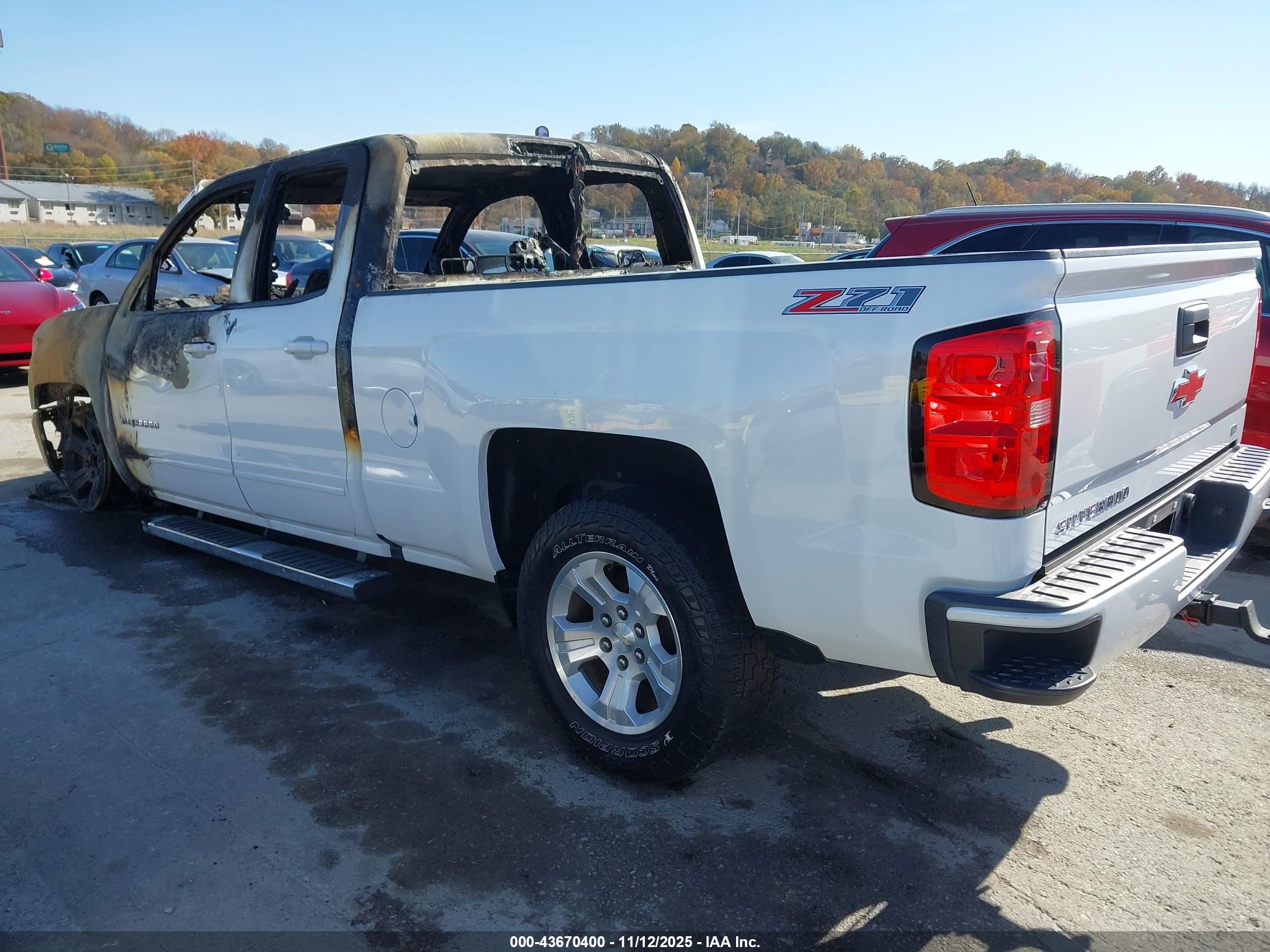 CHEVROLET SILVERADO image 3