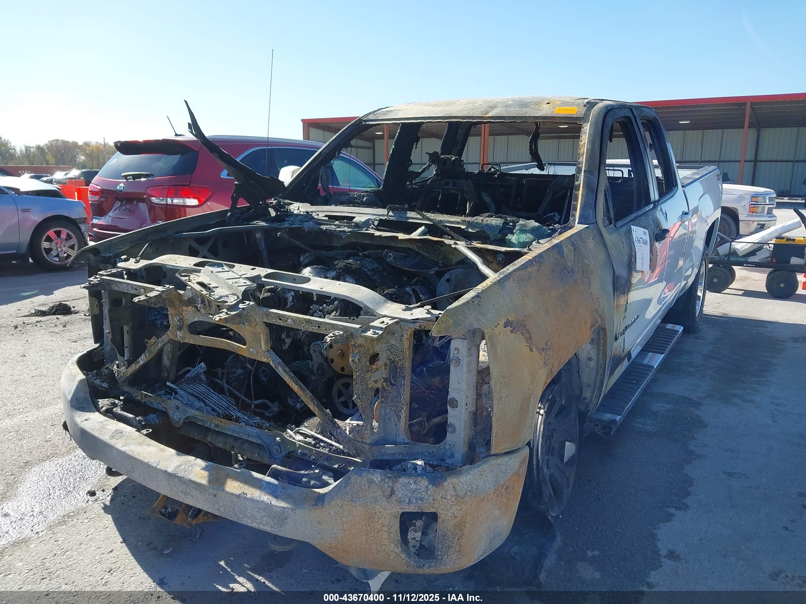 CHEVROLET SILVERADO image 6
