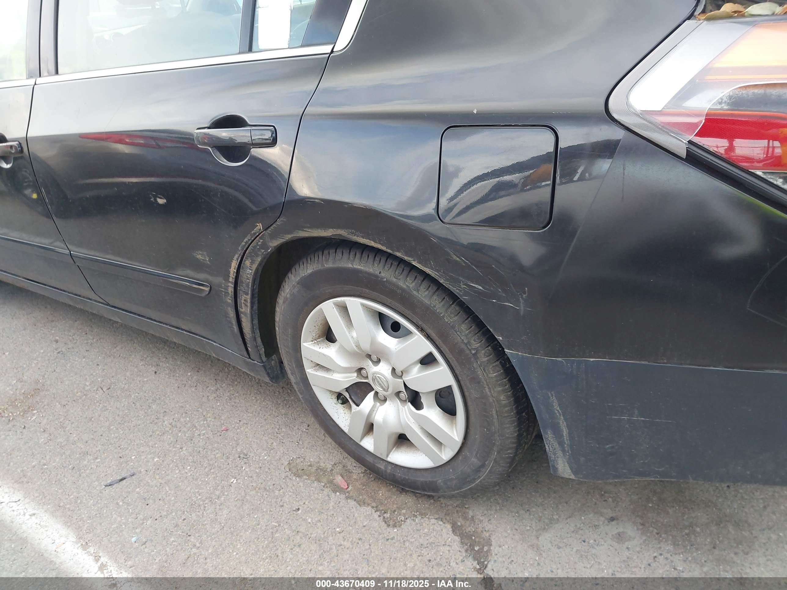 NISSAN ALTIMA image 6