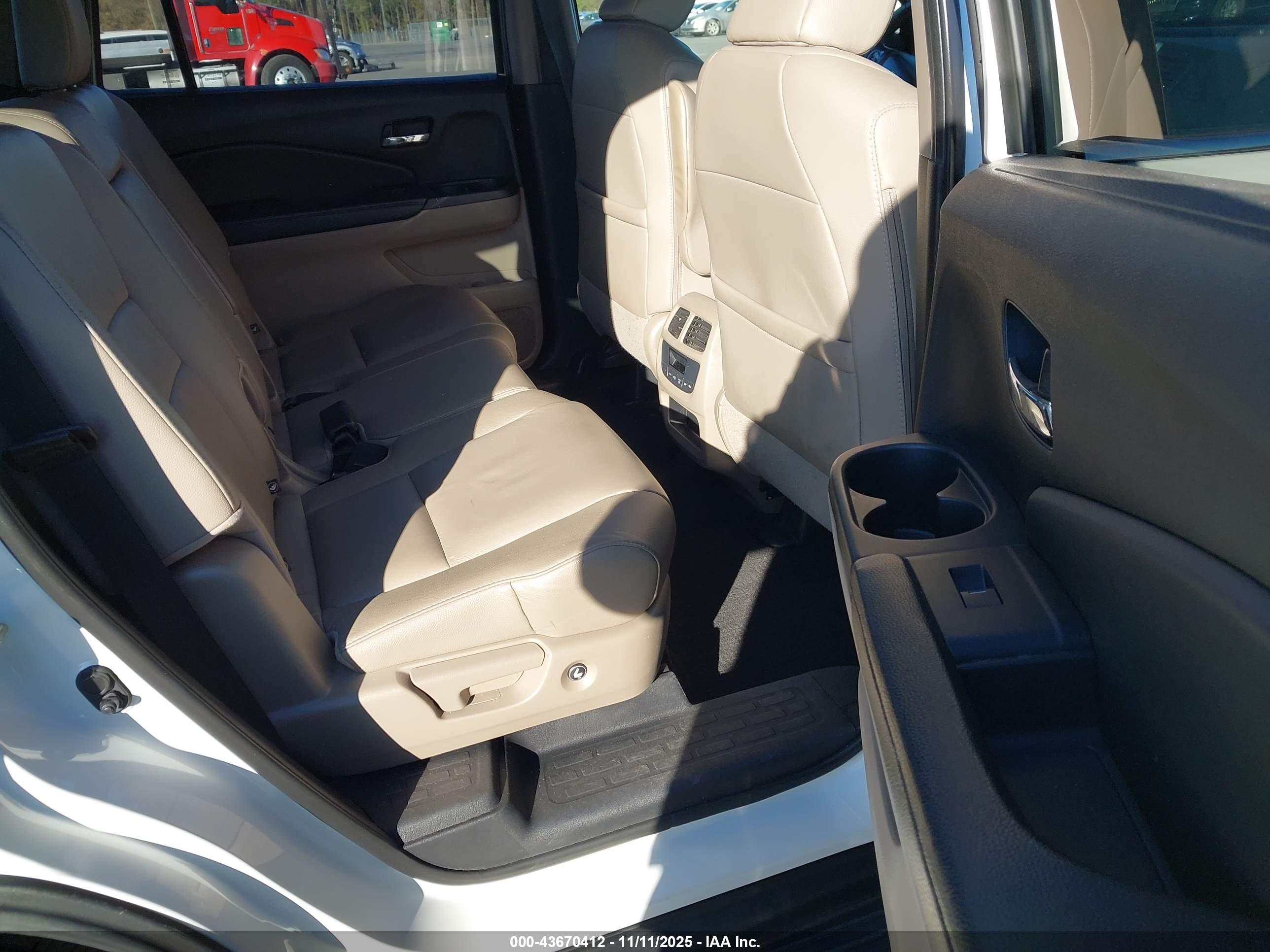 HONDA PILOT image 8