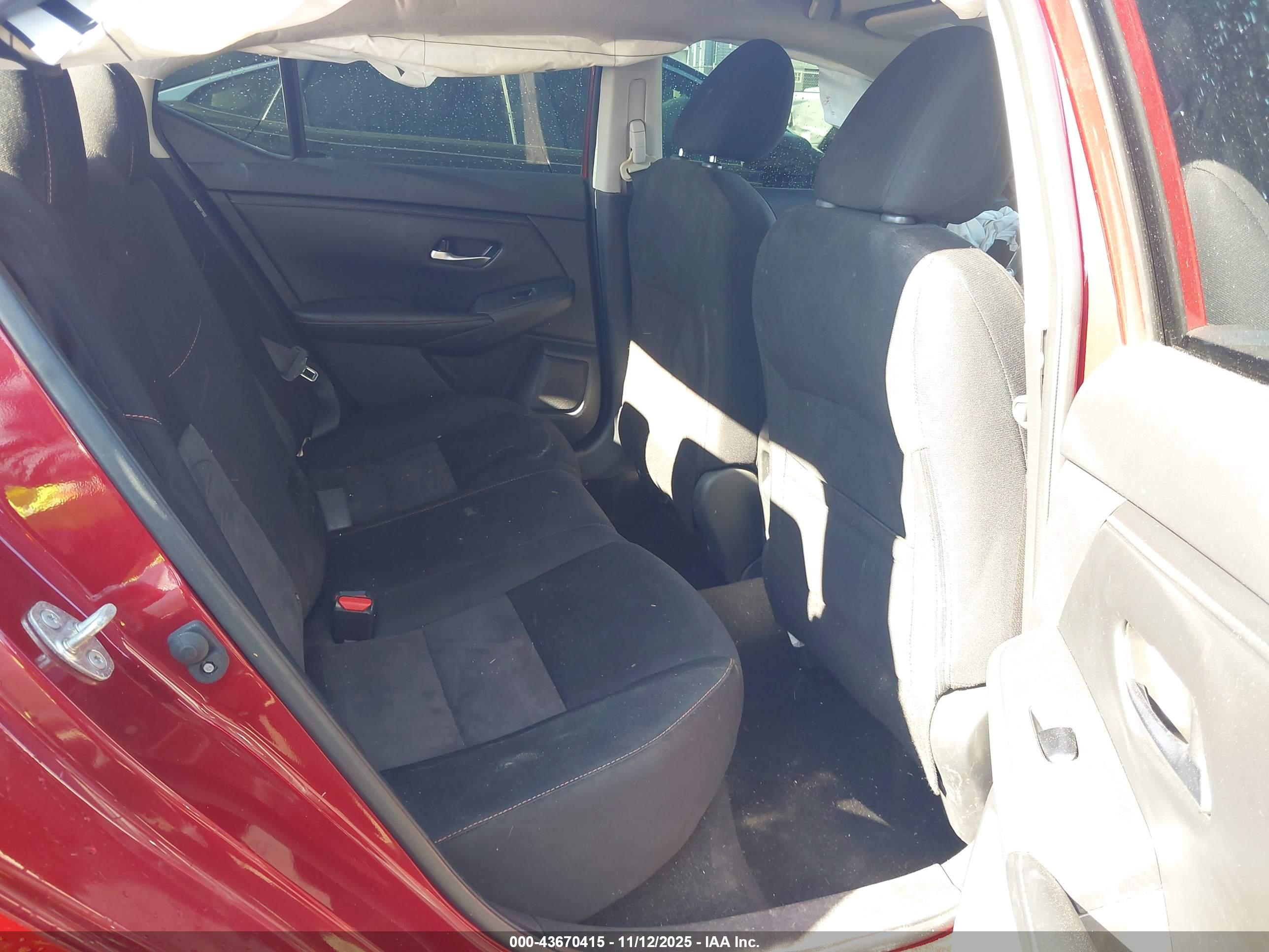 NISSAN SENTRA image 8